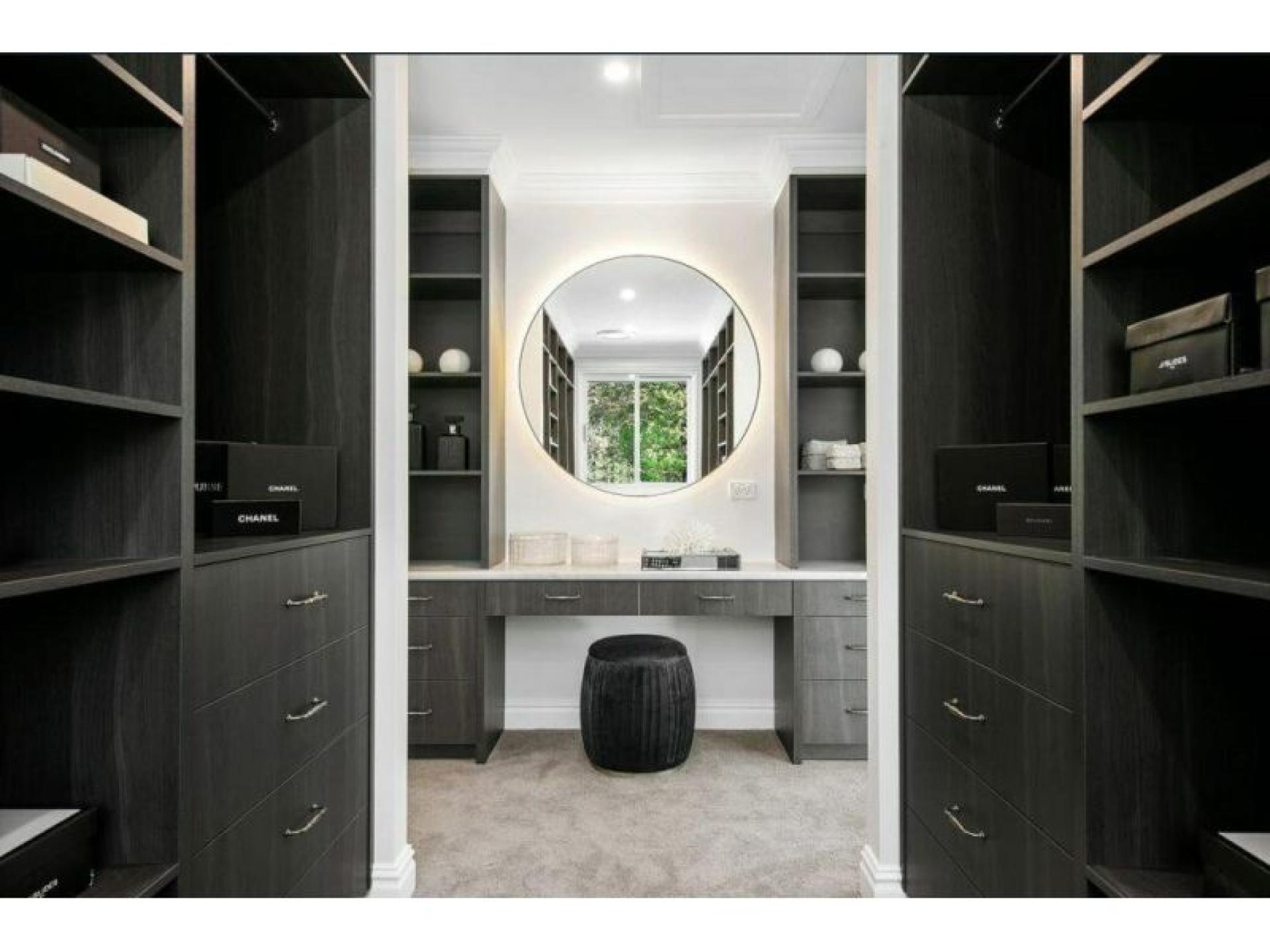 Under Offer! Kitchen Joinery 638340 3