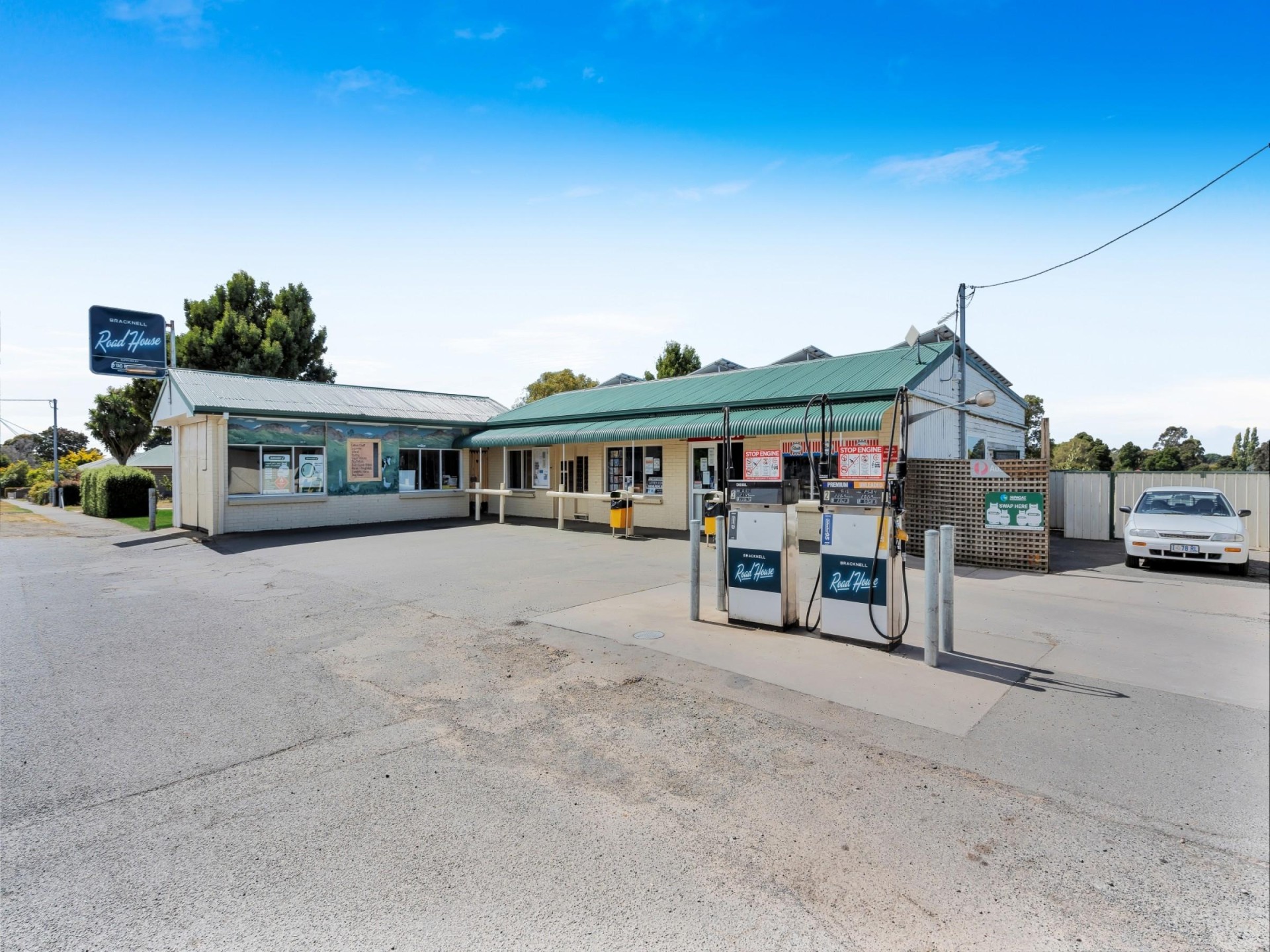 Road House General Store 638520 2