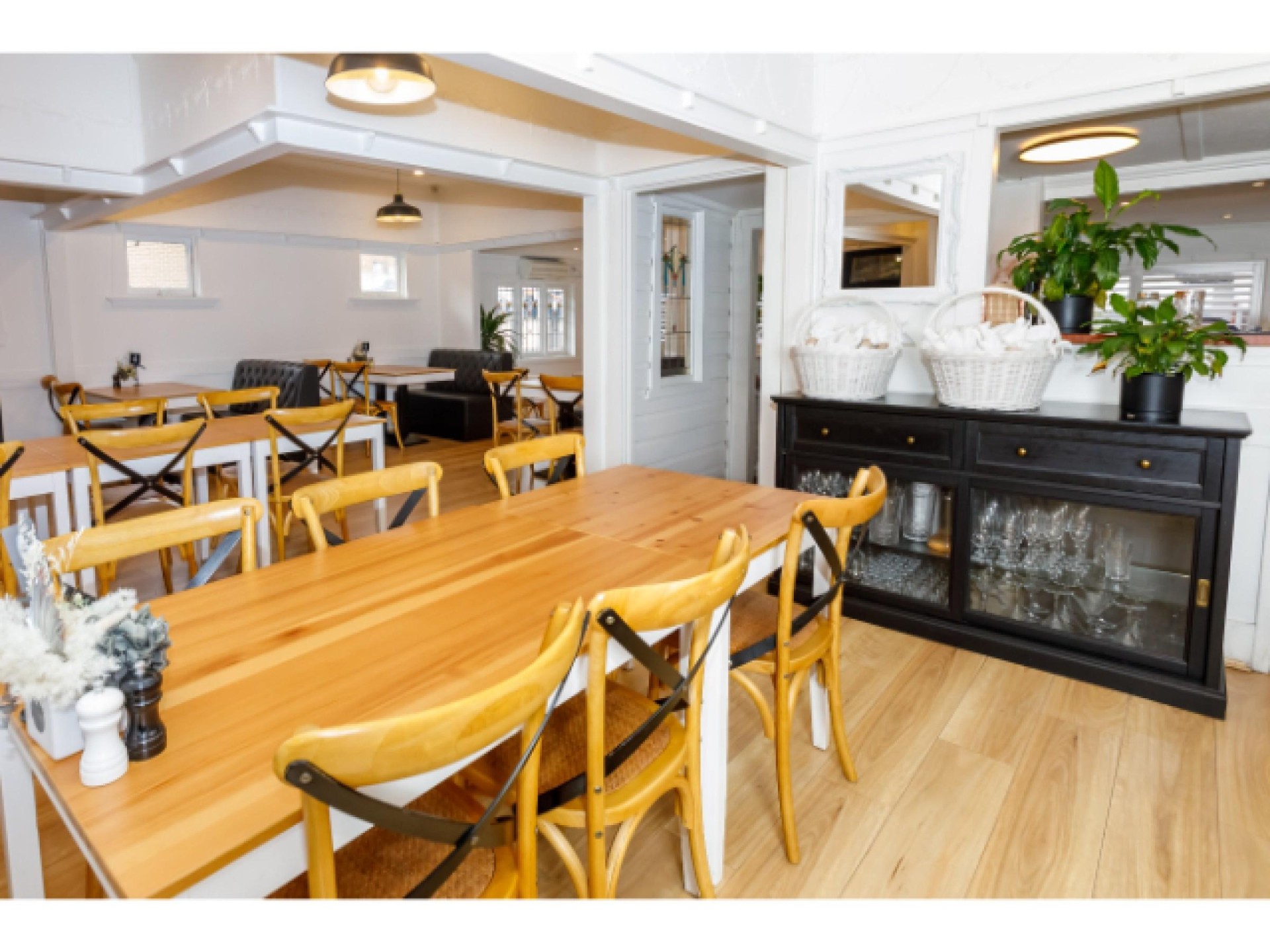 Modern Australian Restaurant For 639019 2