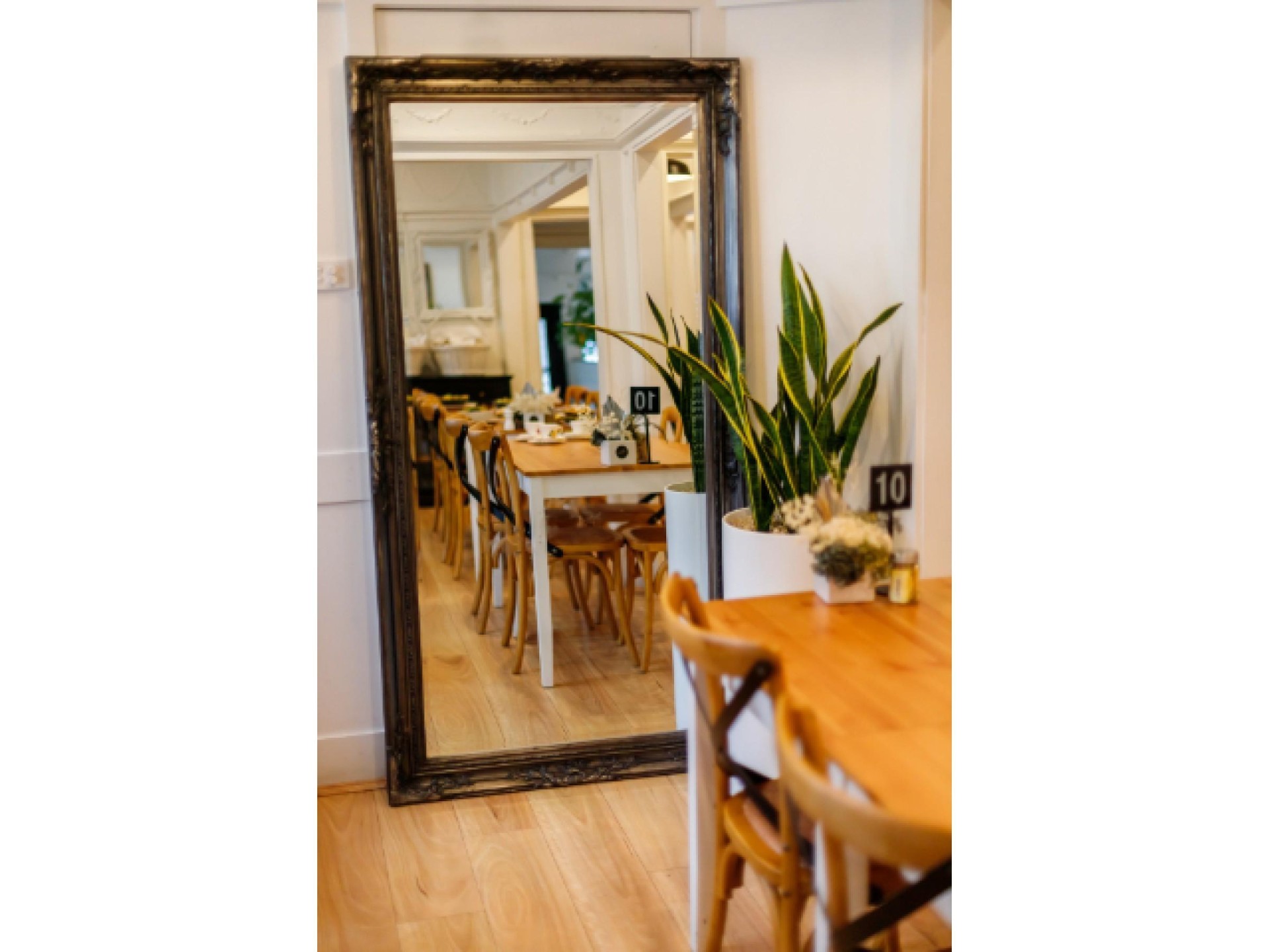 Modern Australian Restaurant For 639019 1