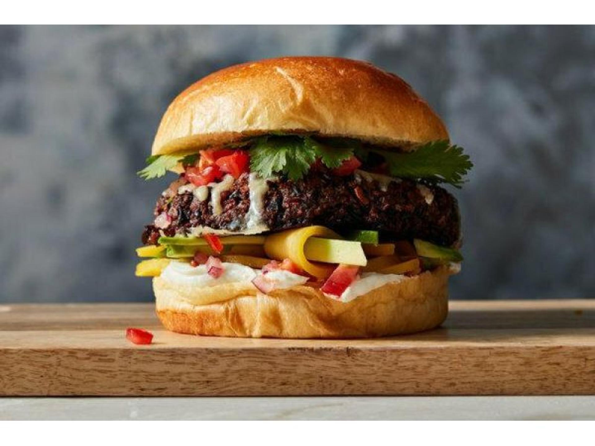 Award Winning Takeaway Burger 639129 1