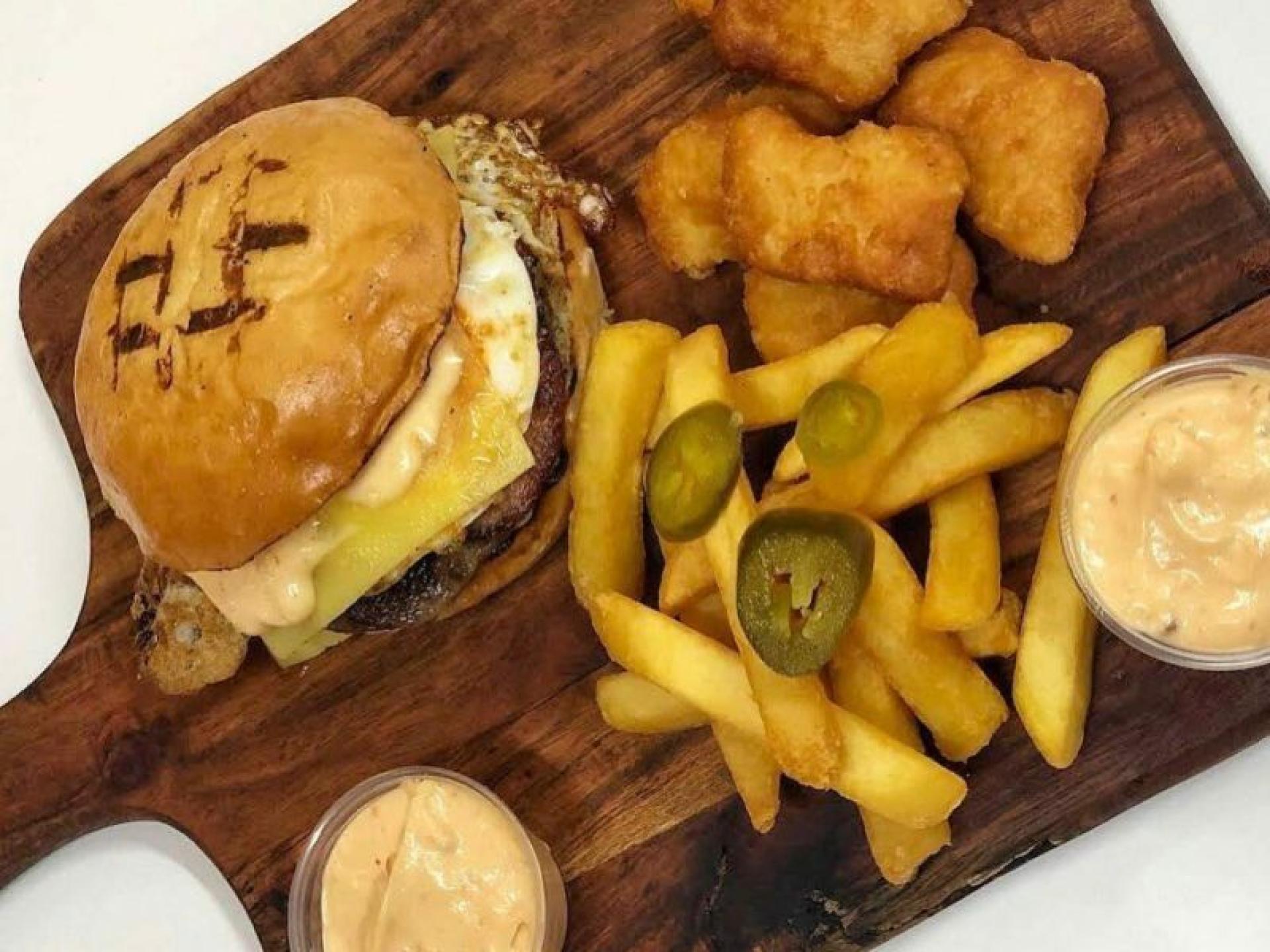 Award Winning Takeaway Burger 639129 3