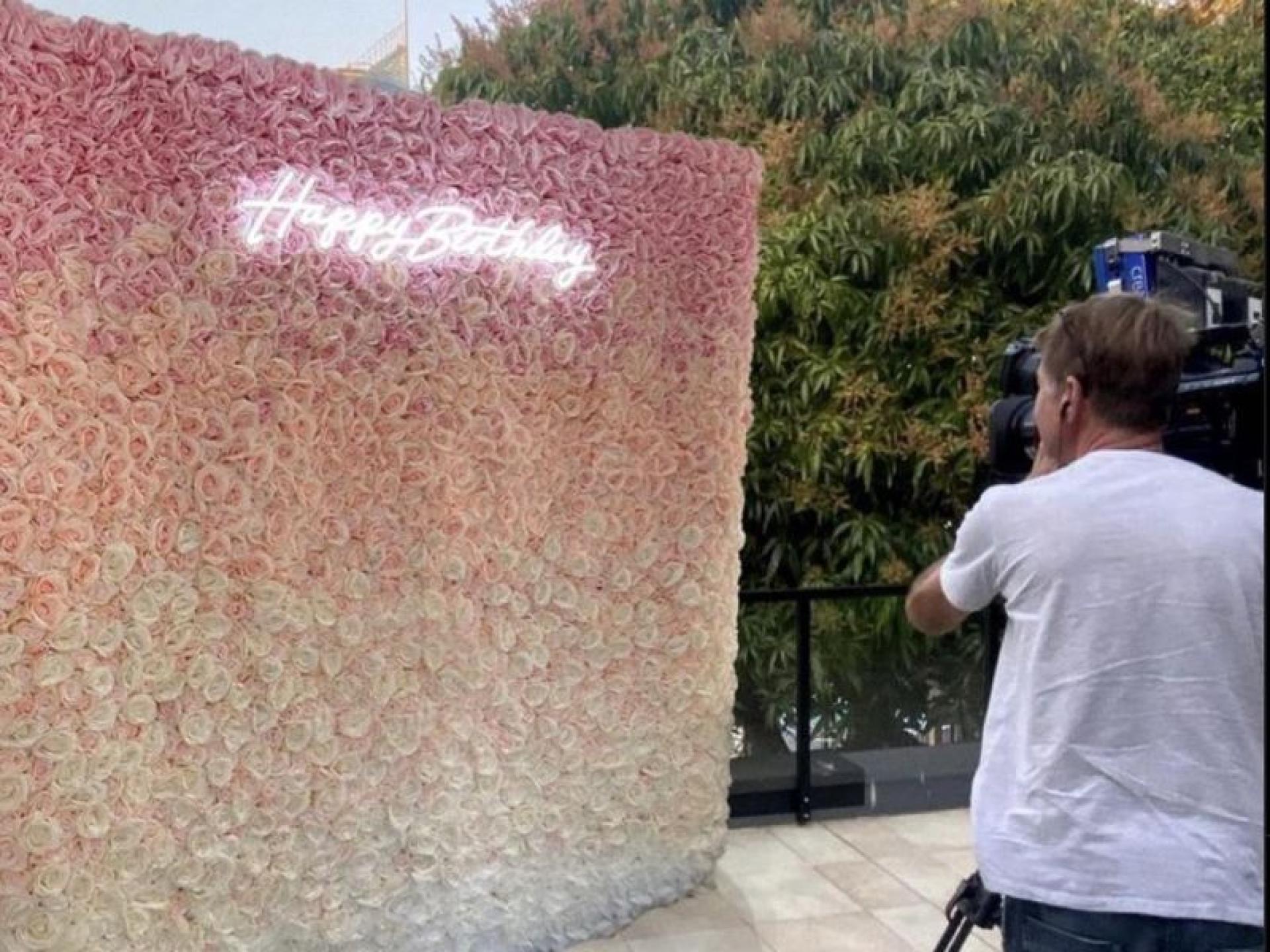 Event Flower Wall Hire 640351 1