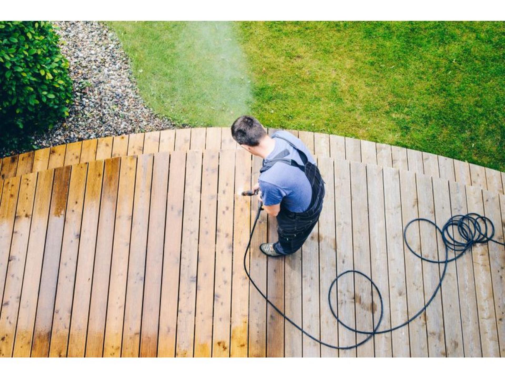 Cleaning & Mowing Business 640405 1