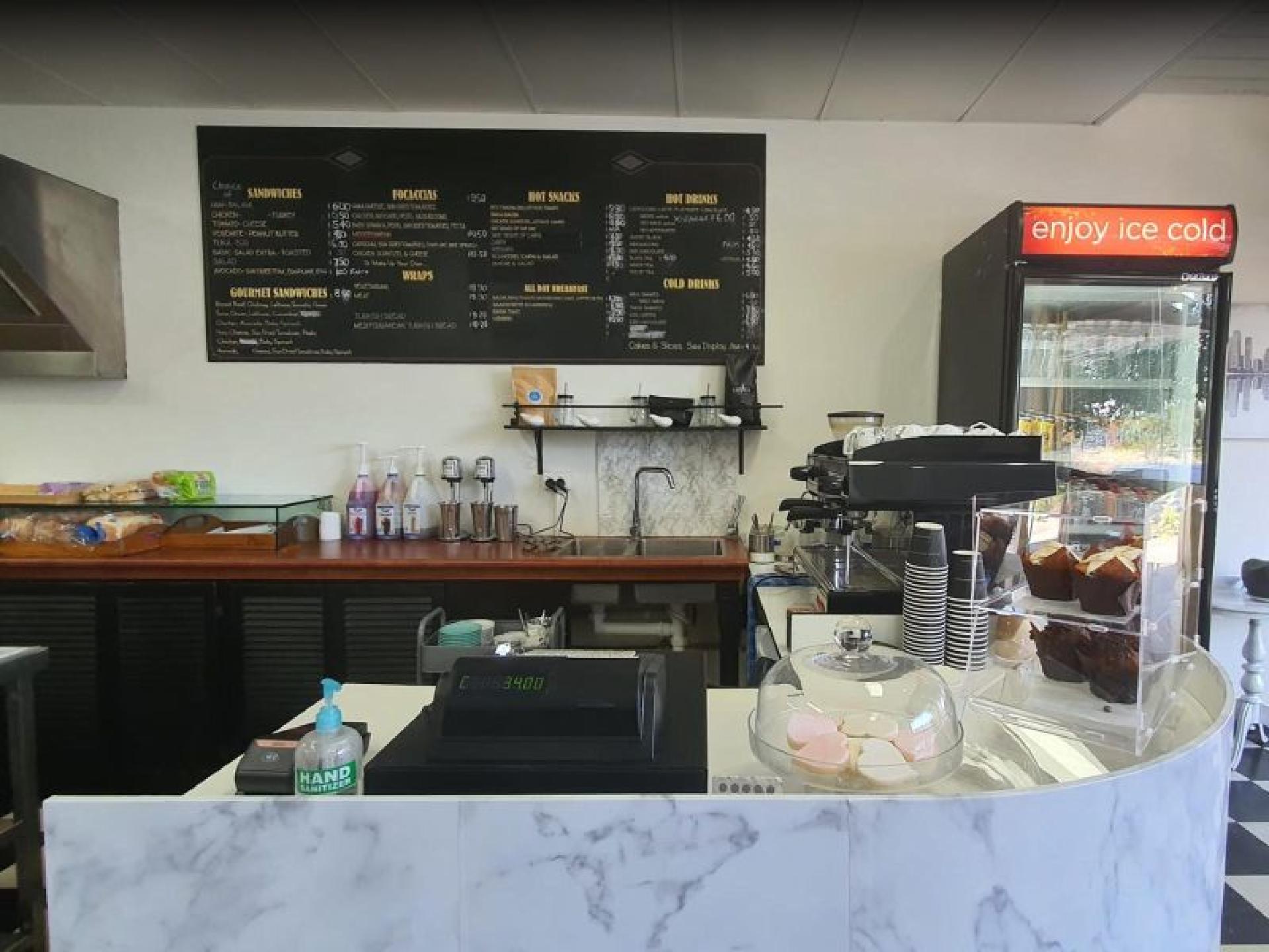 [abs-076] Cafe Within Walking 640547 3