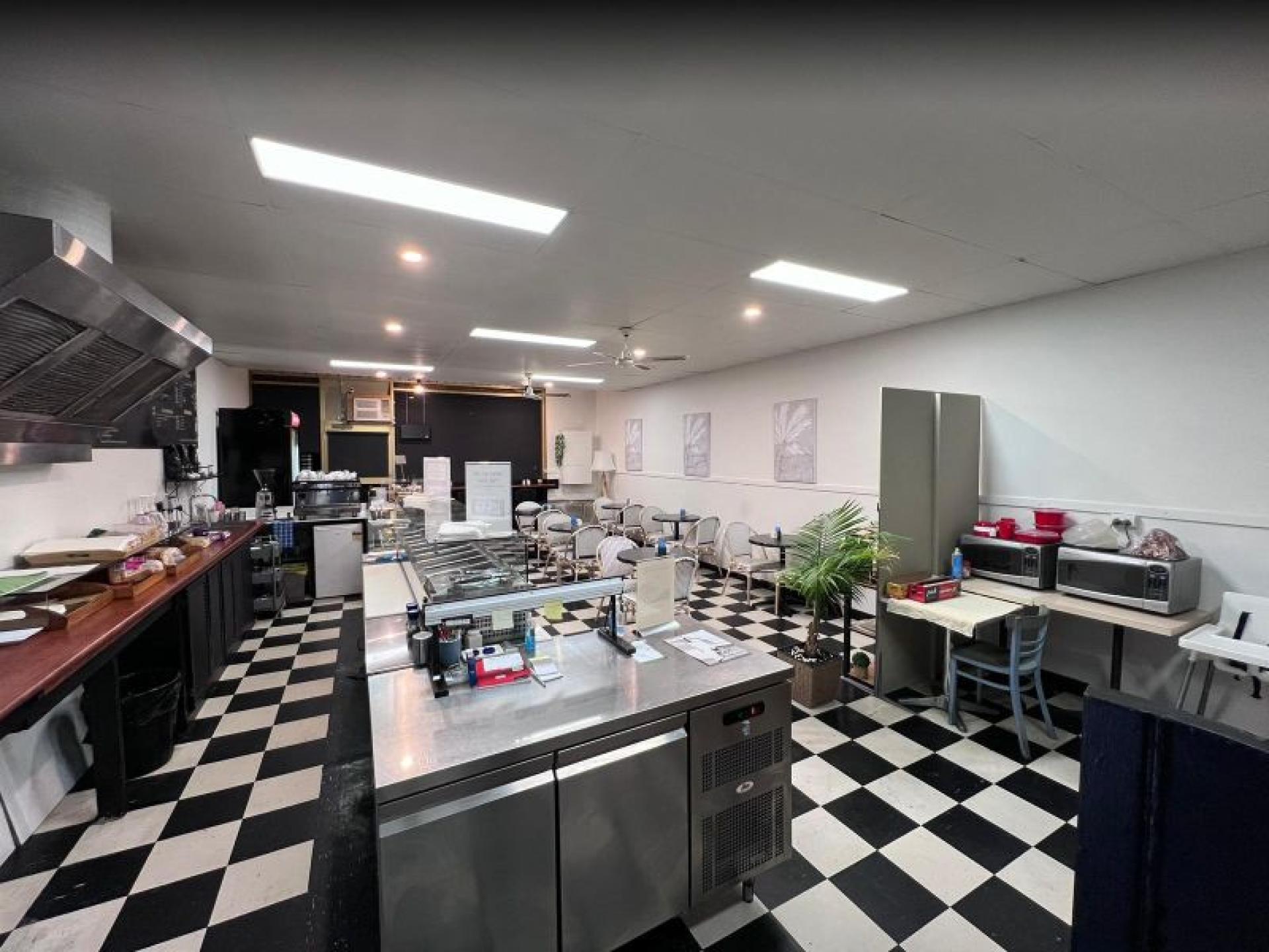 [abs-076] Cafe Within Walking 640547 2