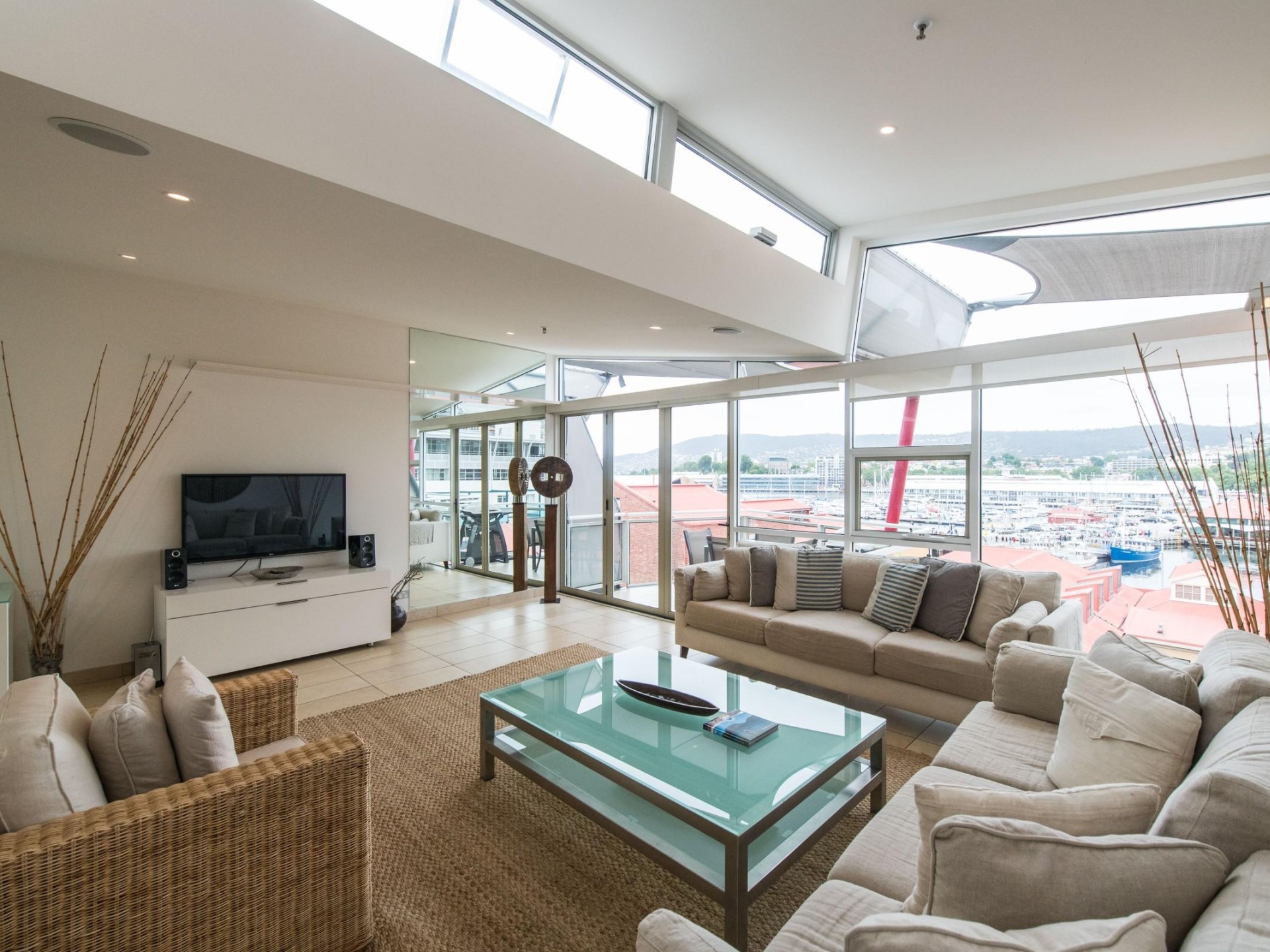 Rare Offering Of Substantial 640717 2