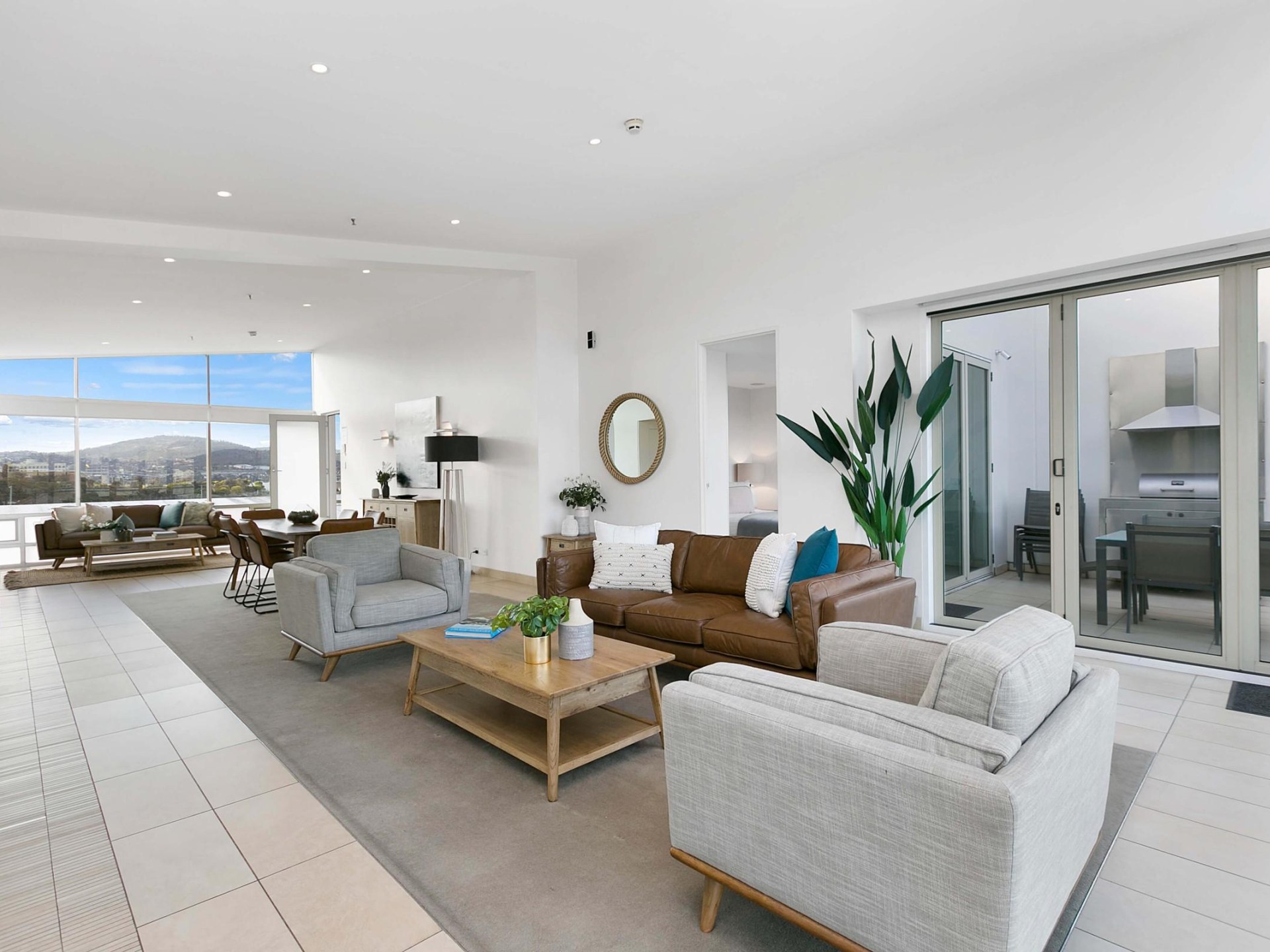 Rare Offering Of Substantial 640717 3