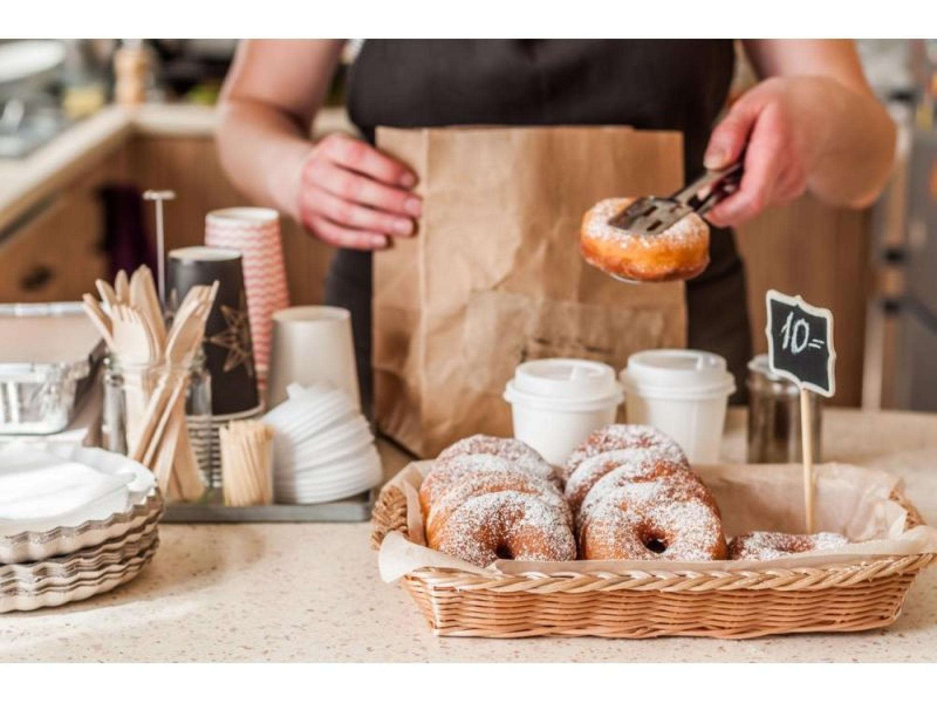 Thriving Doughnut Store – 640947 3
