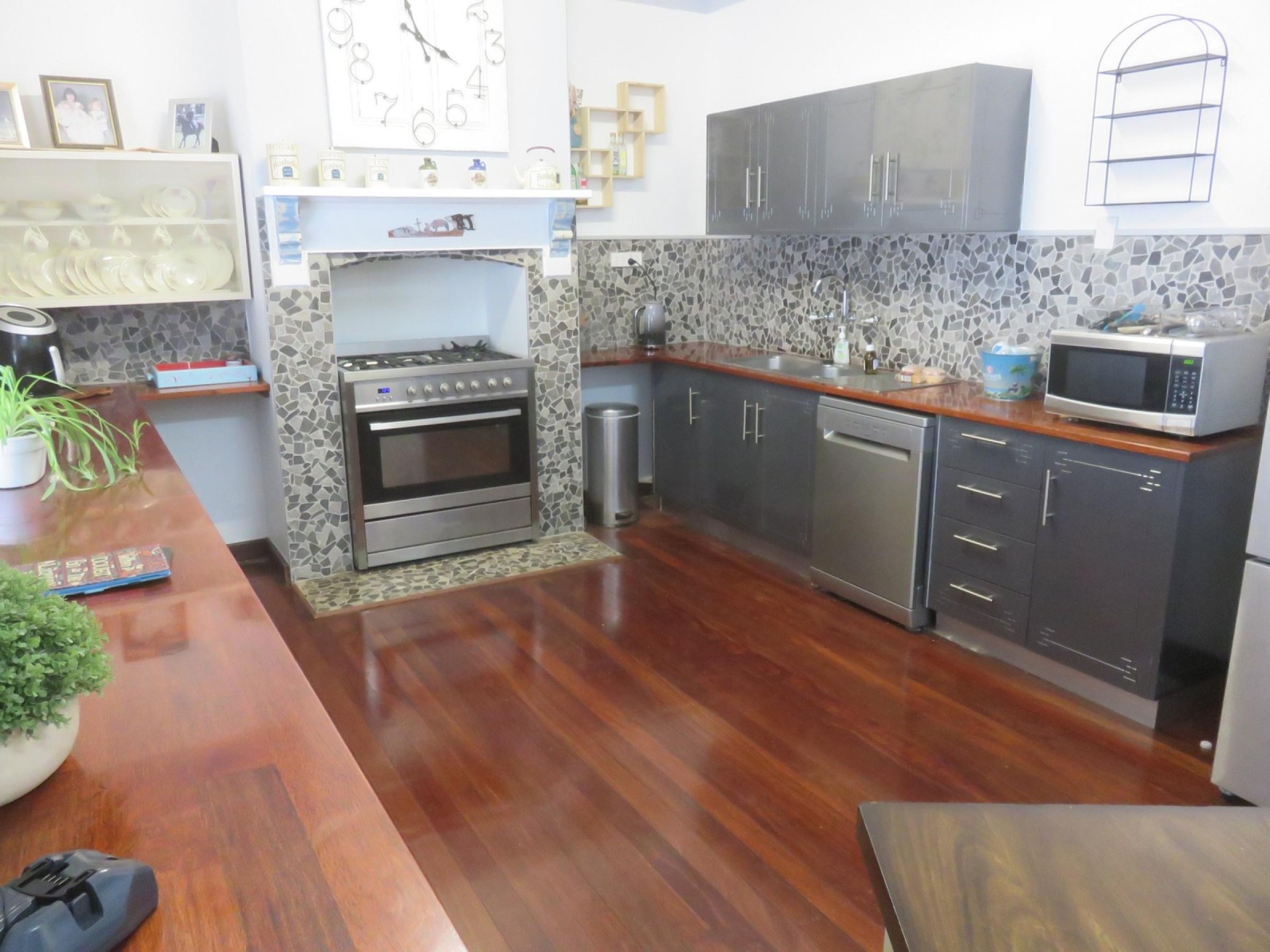 Country Post Office With 641612 3