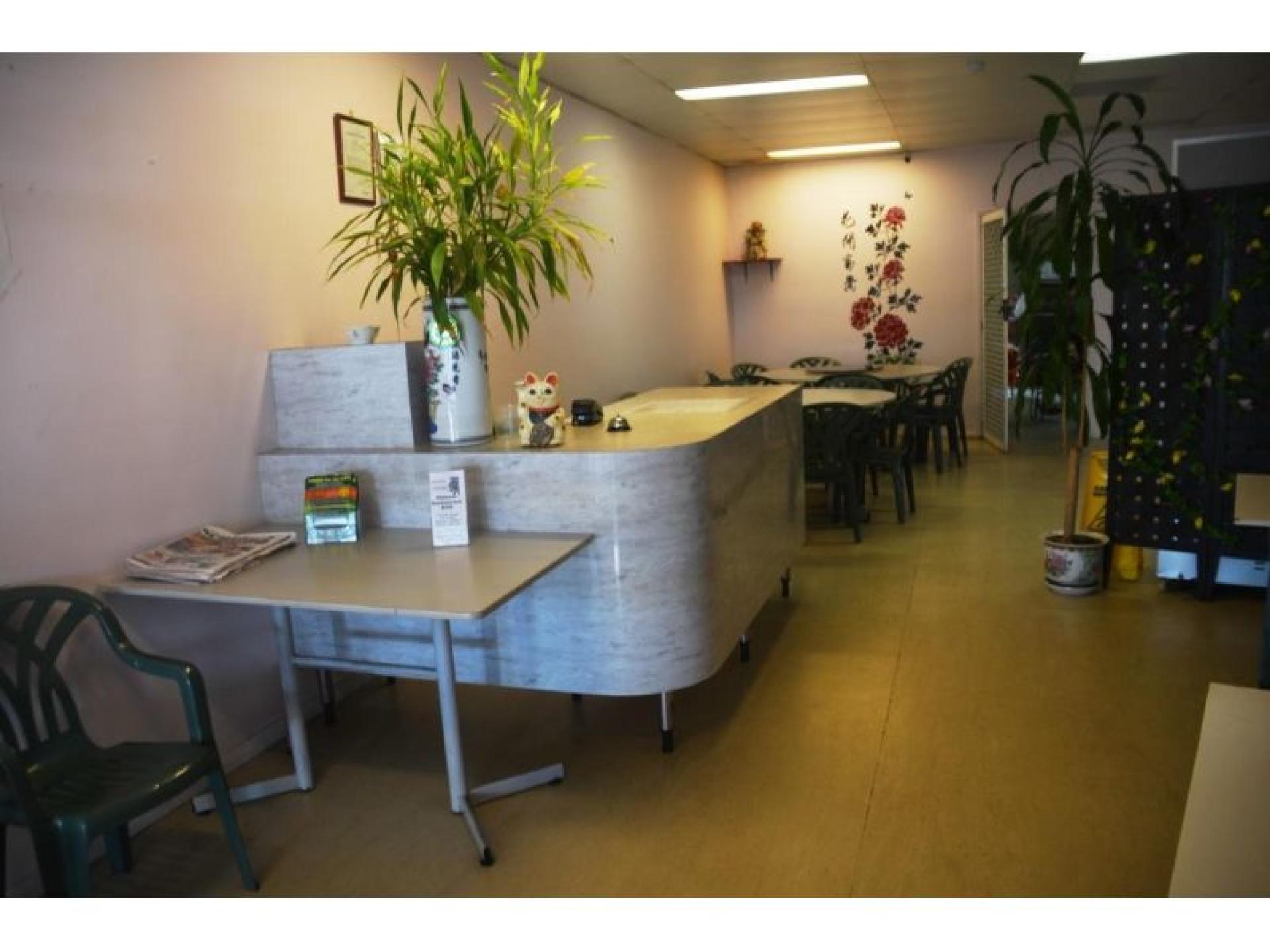 Under Offer - Chinese 642132 2