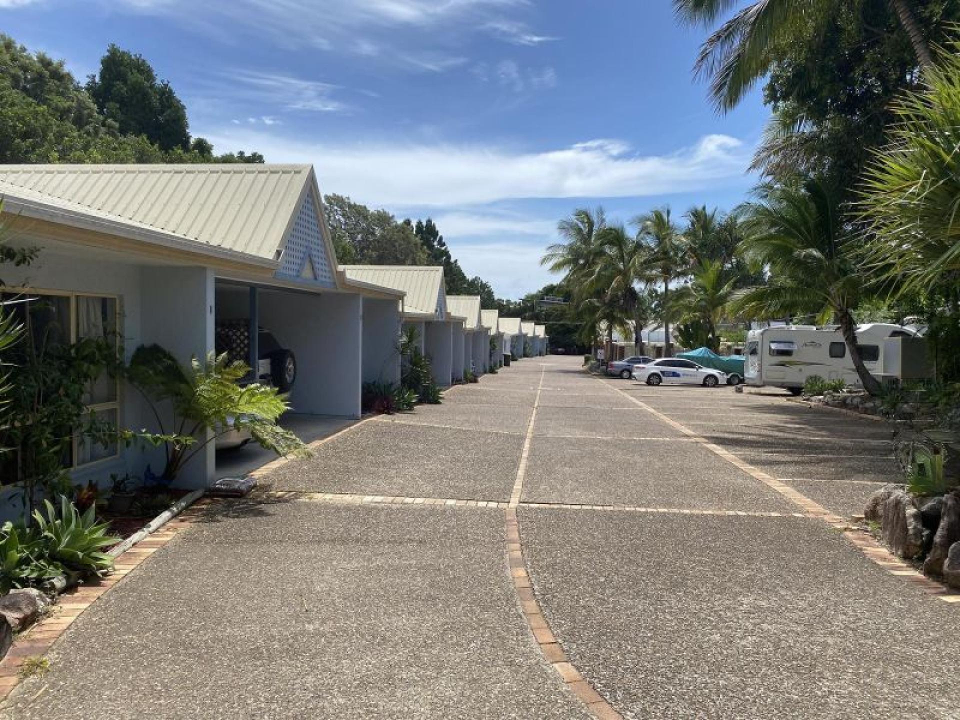 Self-contained Beach Side Motel 642207 2