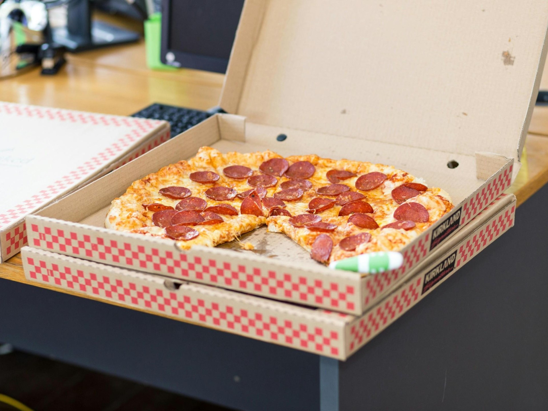 Well Established Pizza & 642298 3