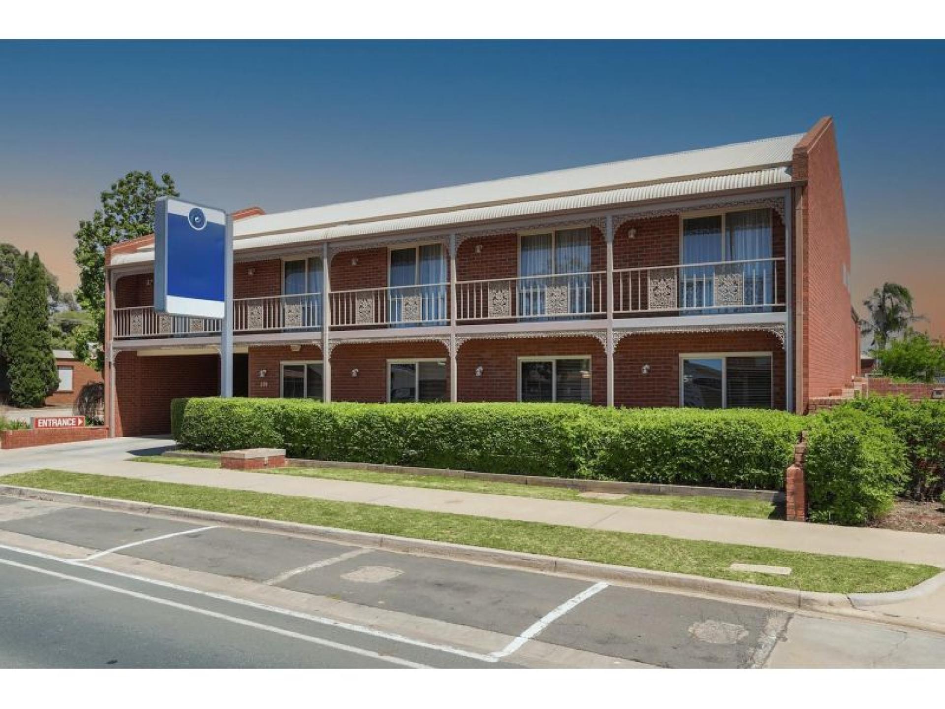 What's All The Fuss 642448 2