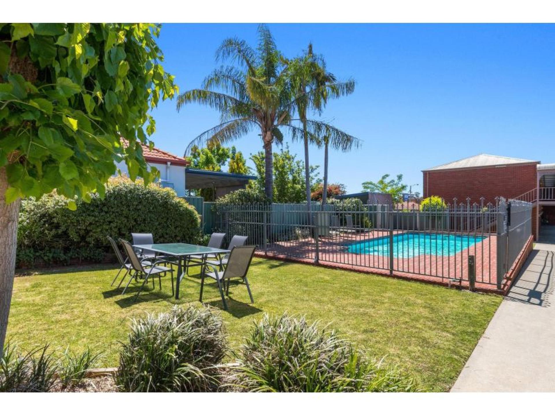 What's All The Fuss 642448 3