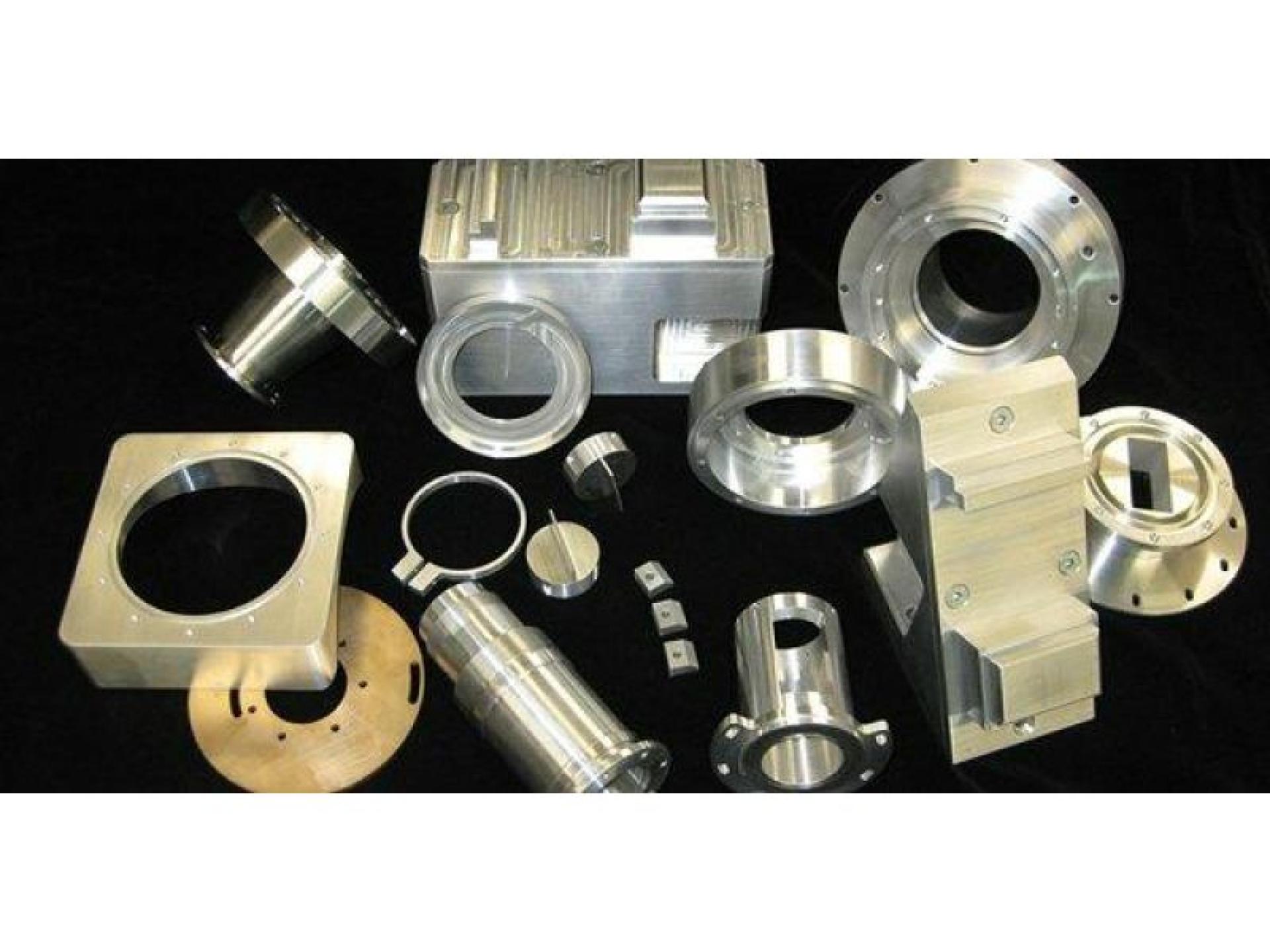 Under Offer: Precision Engineering 642843 3