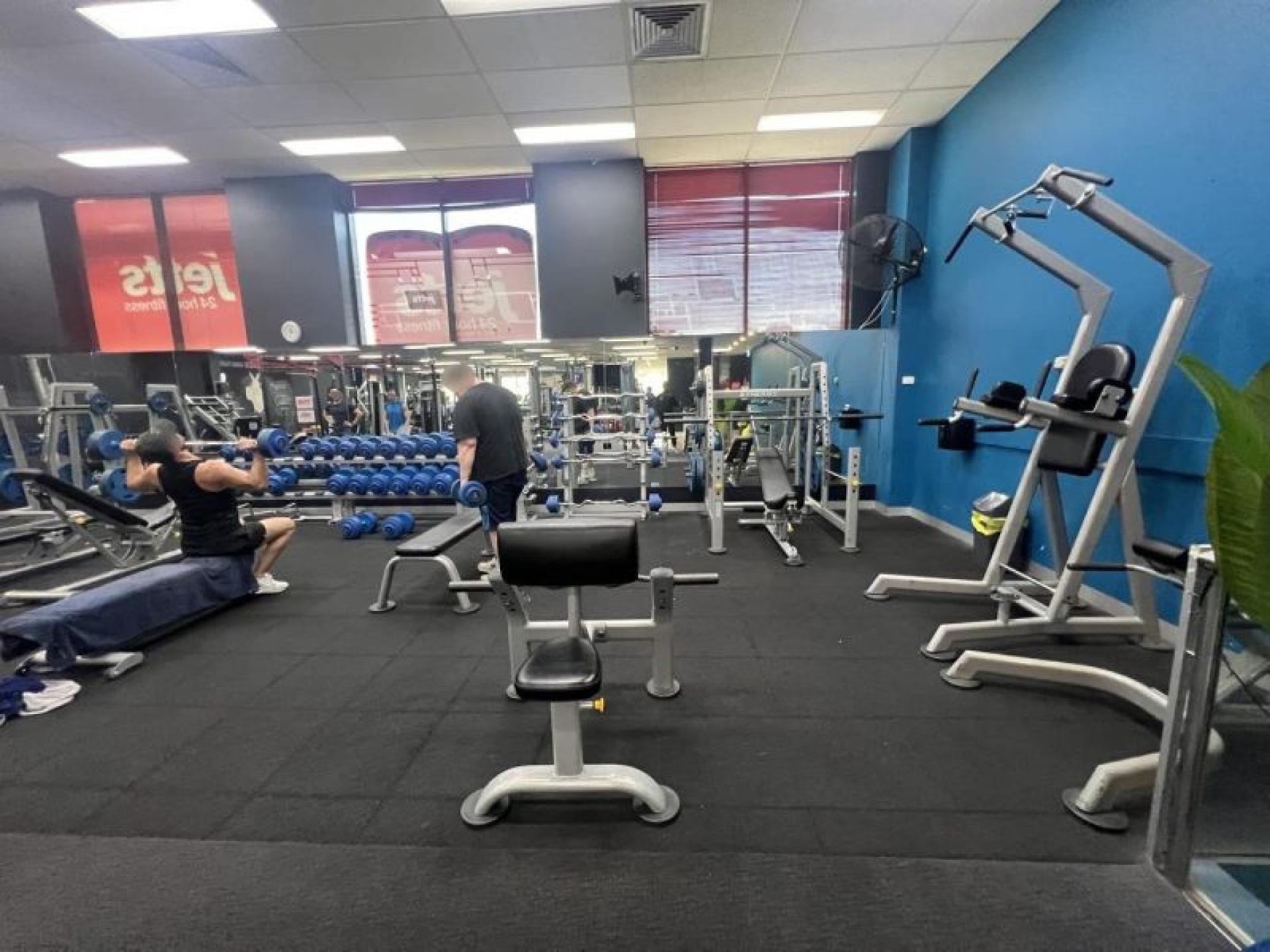 Under Offer - Modern 642896 3