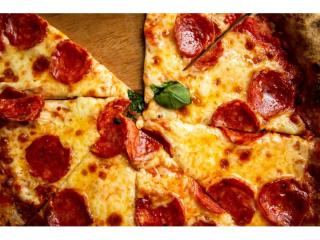 Dream of owning your very own pizza business? This one could be for you!