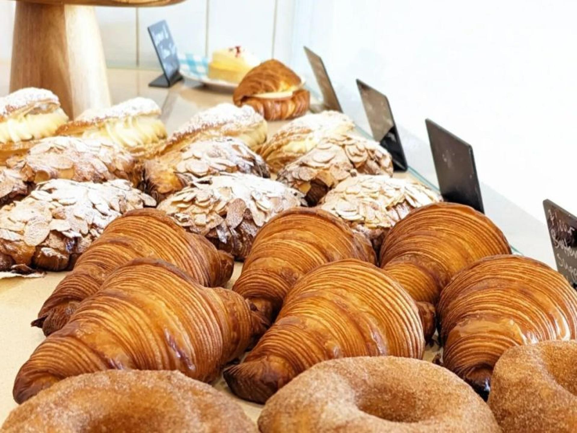 Charming Bakery Cafe For 642956 1