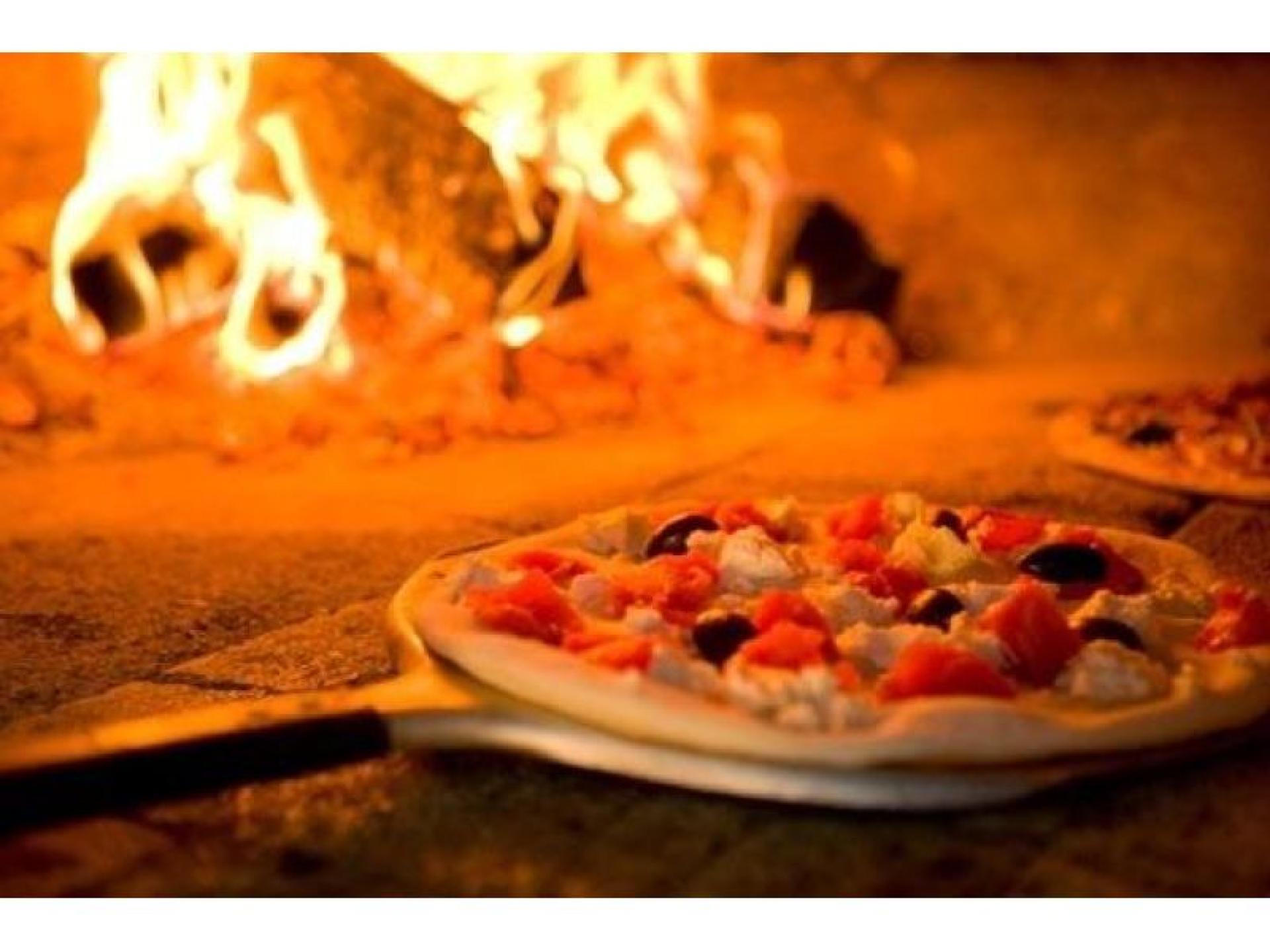 Italian Style Pizzeria Restaurant 643592 2
