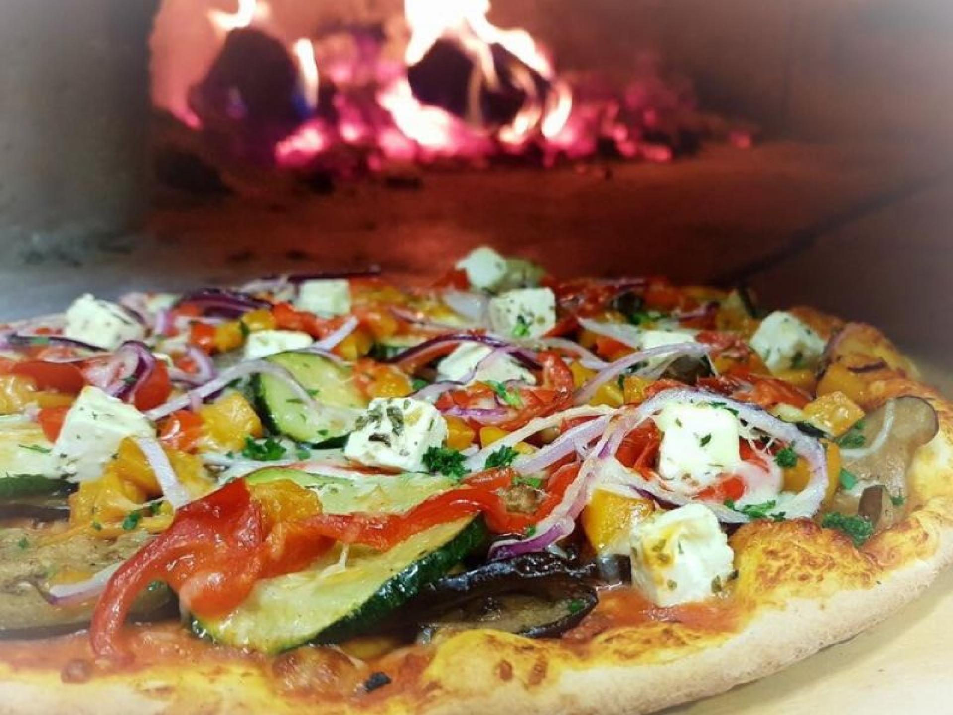 Italian Style Pizzeria Restaurant 643592 1
