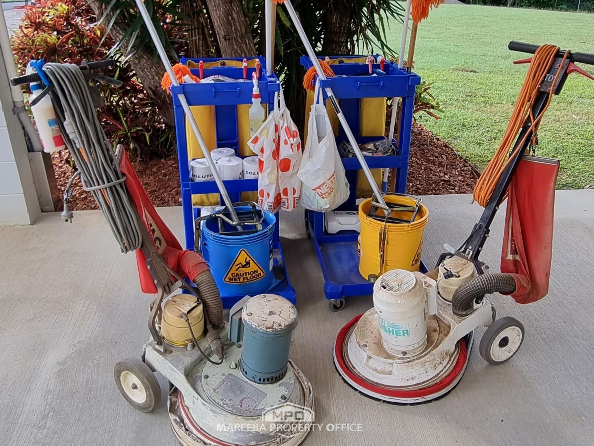 Kurri Cleaners 644037 2