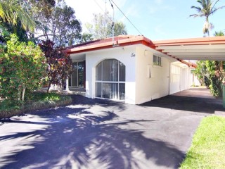PROPERTY FOR SALE -GOLD COAST-SPANISH STYLE BUNGALOW,RIVERSIDE ENCLAVE LOCATION. CARRARA