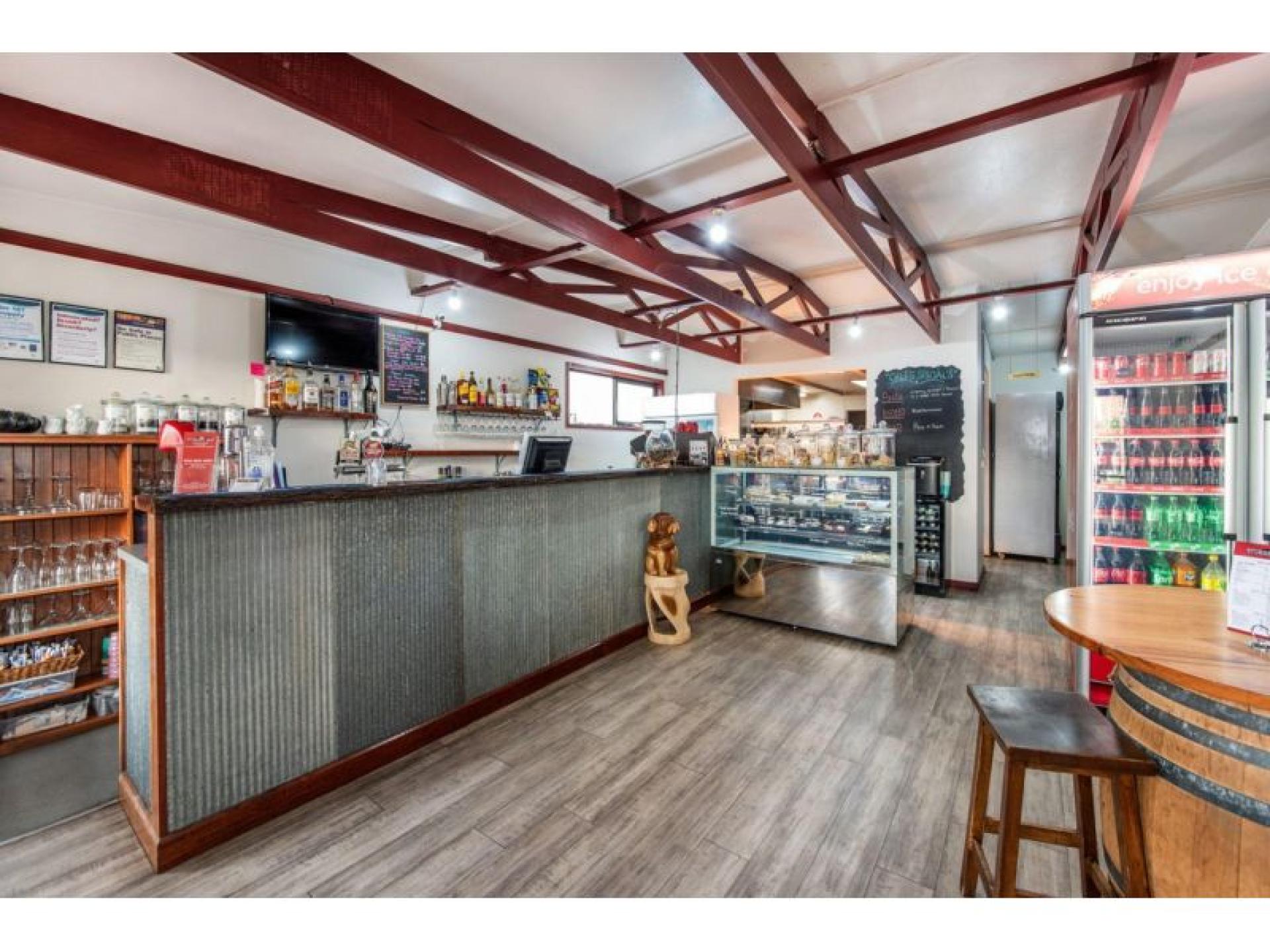 Vendors Keen To Sell 645364 3