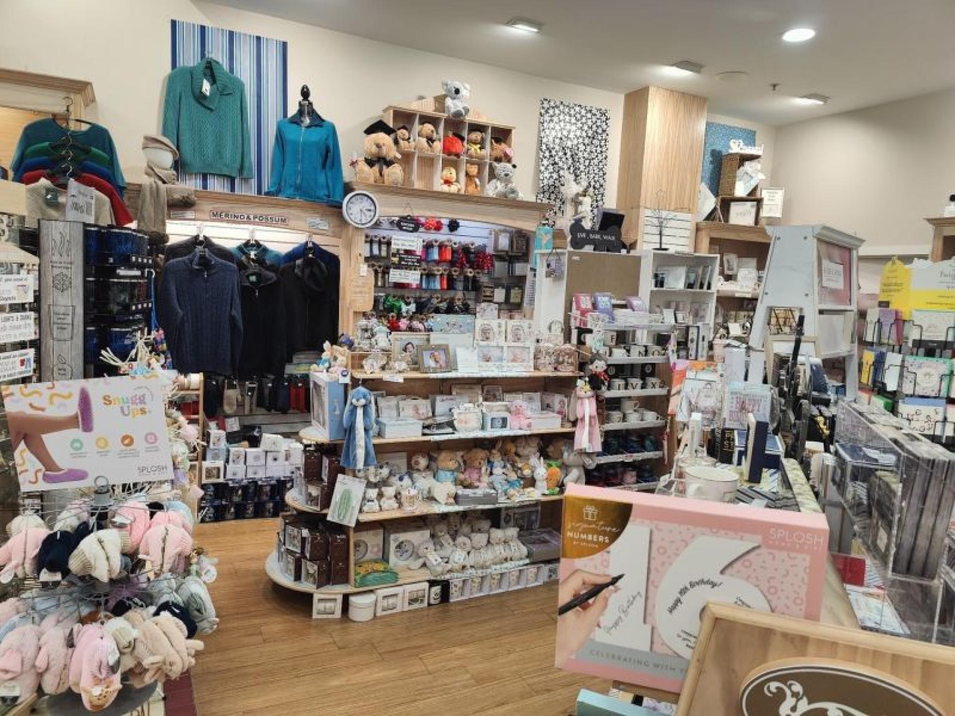 Cards And Gift Store 646022 3