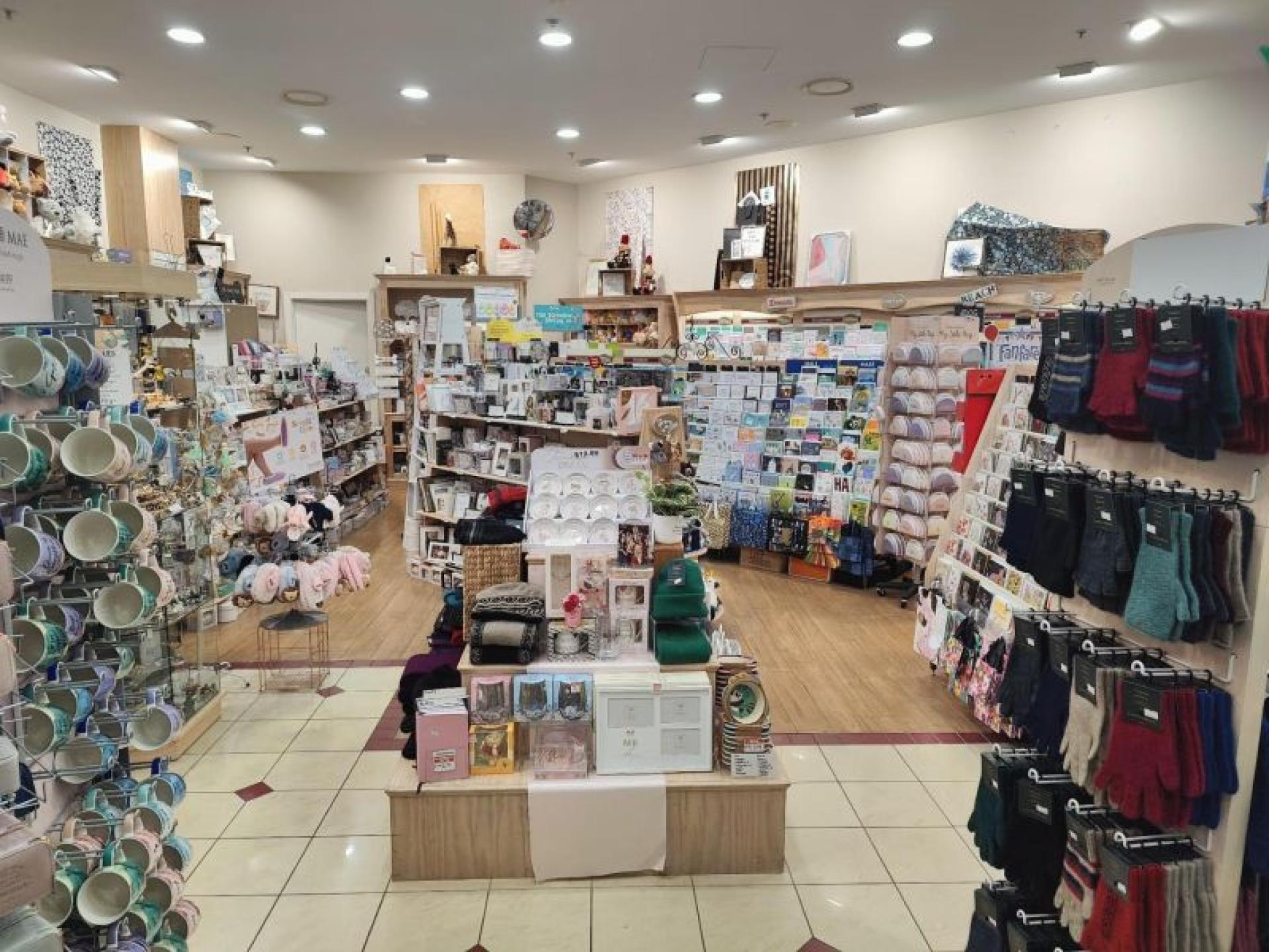 Cards And Gift Store 646022 1
