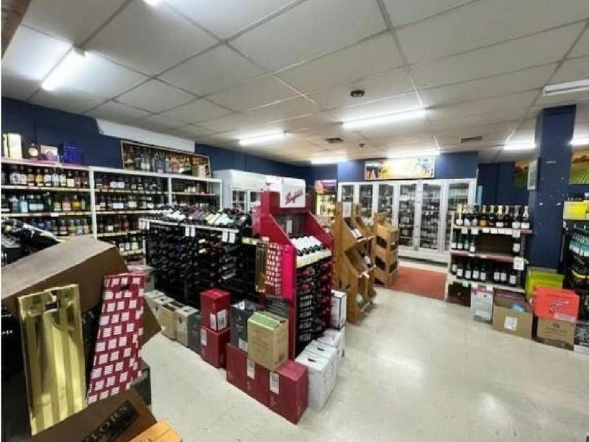 Grocery And Bottle Shop 646228 2