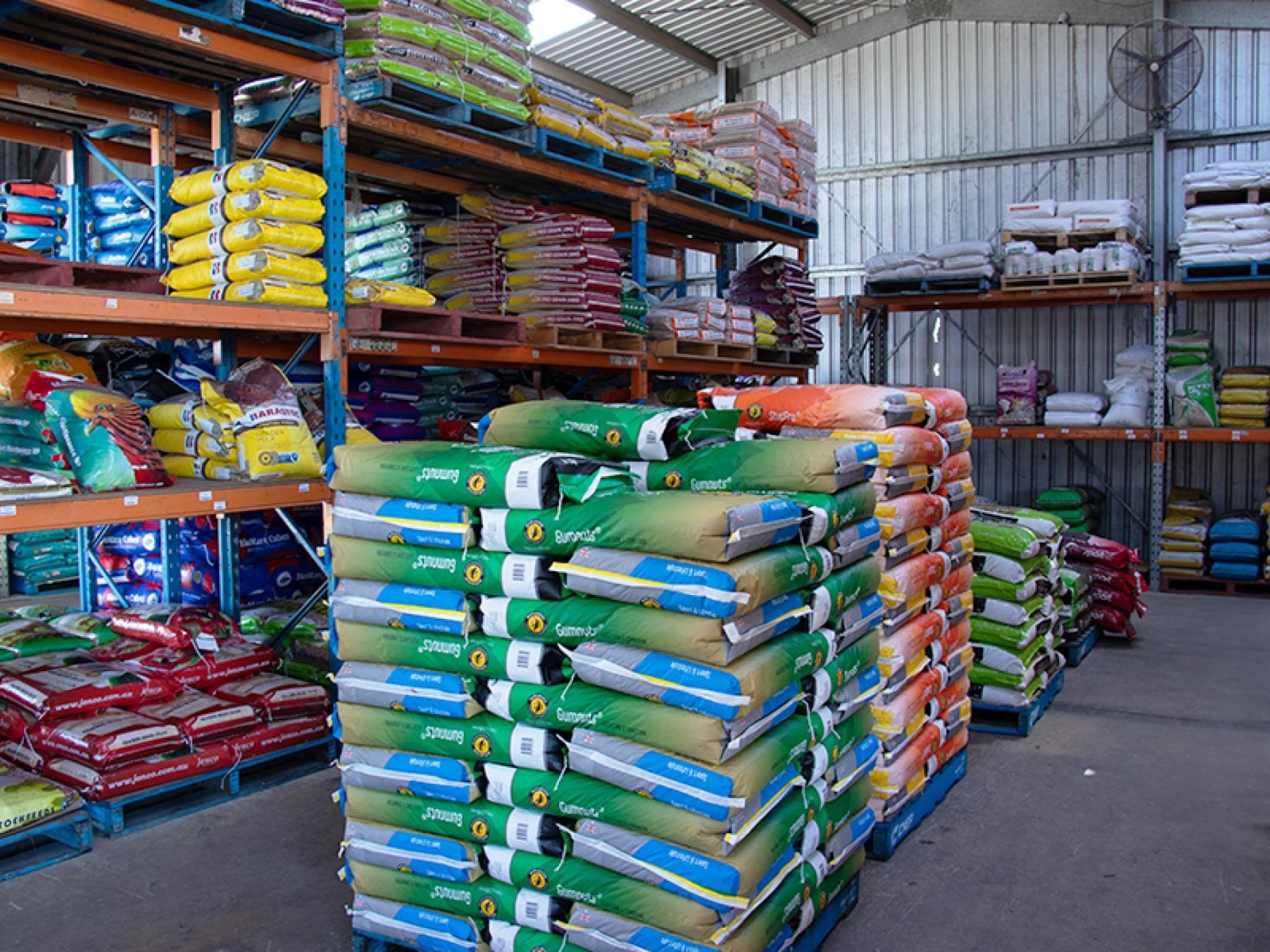 Wrt Feed Shed - 646400 2