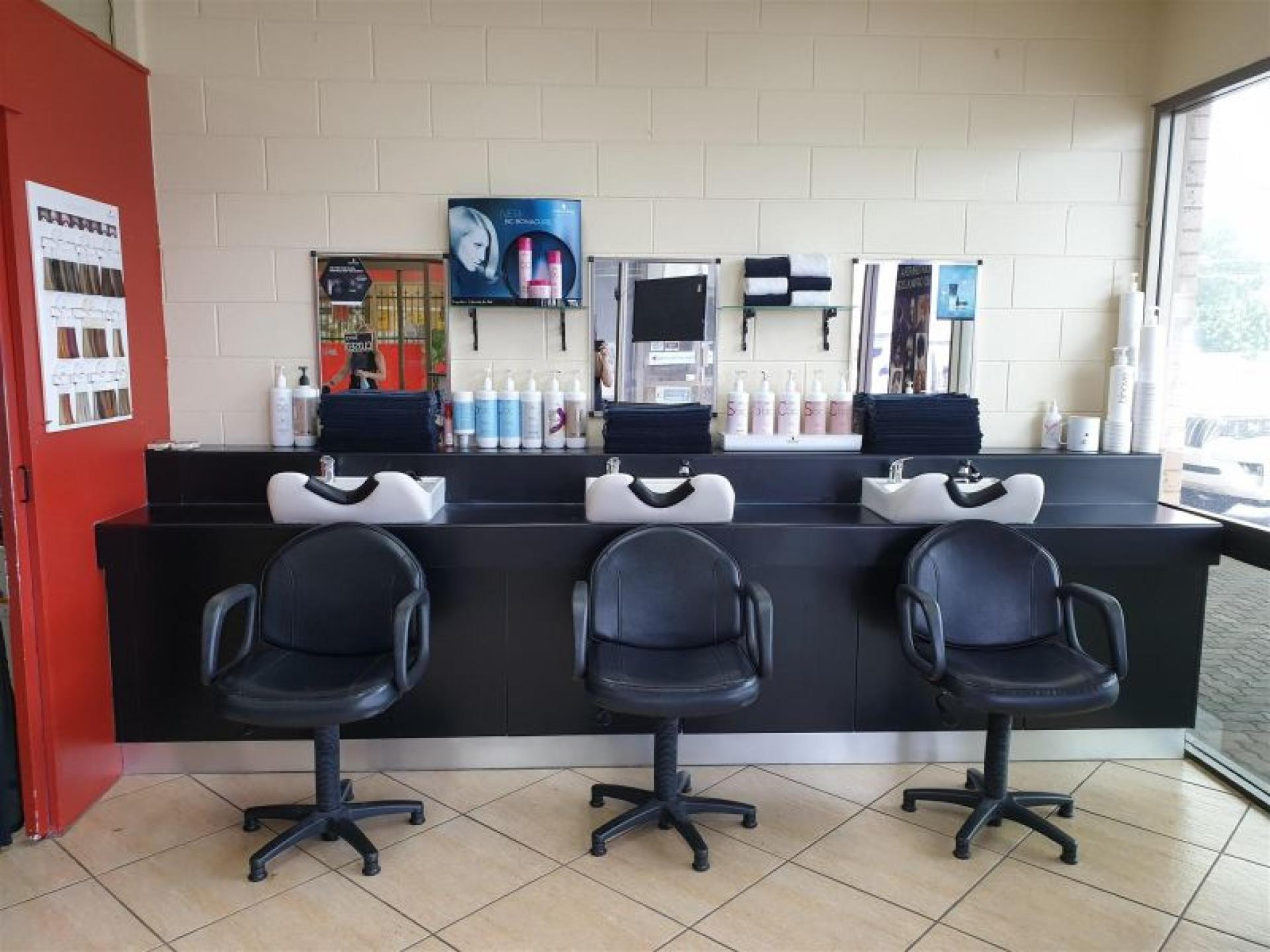 Helen's Hair Affair 647548 2