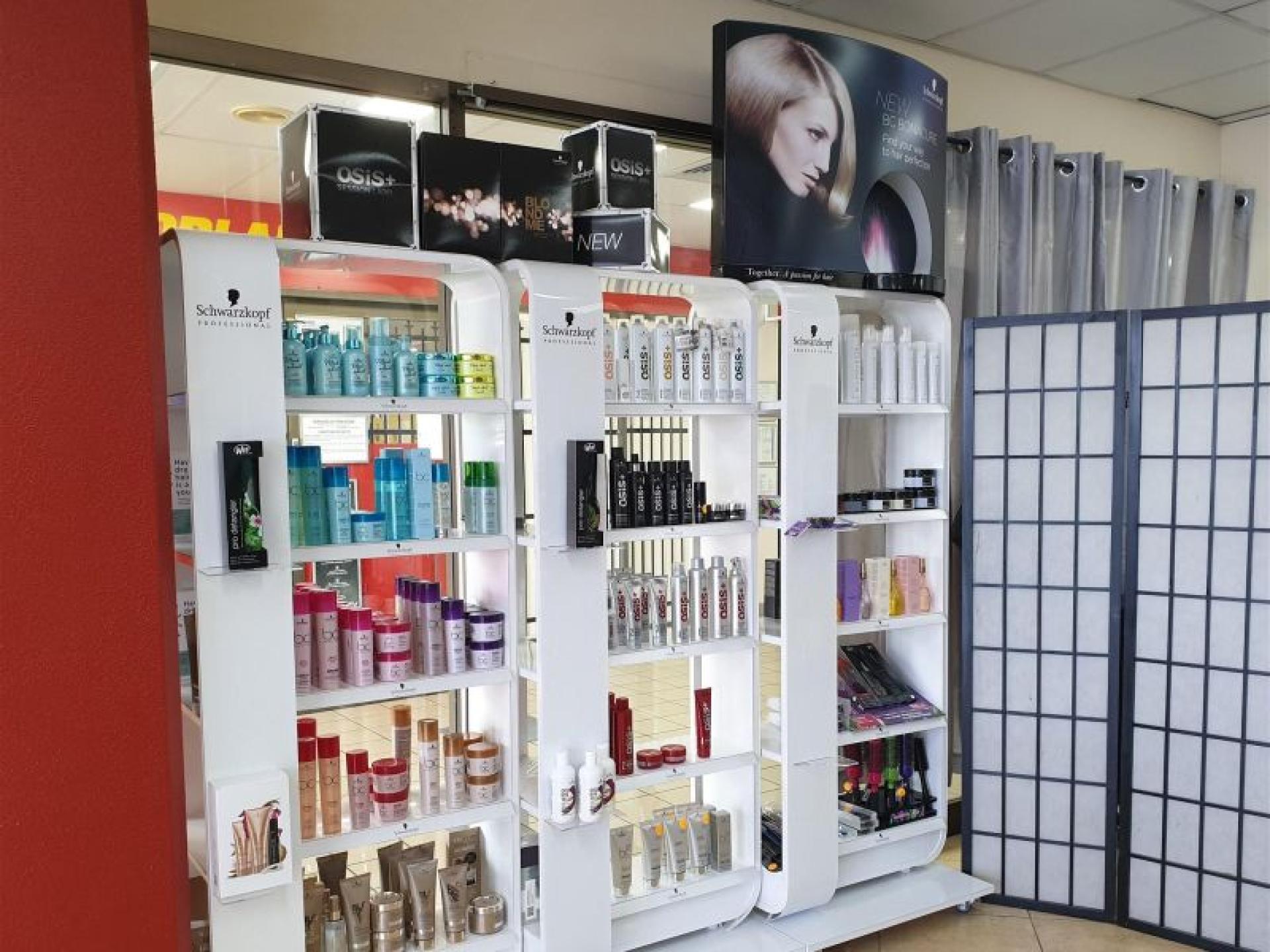 Helen's Hair Affair 647548 3