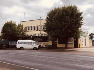 Lake Wallace Hotel - Leashold