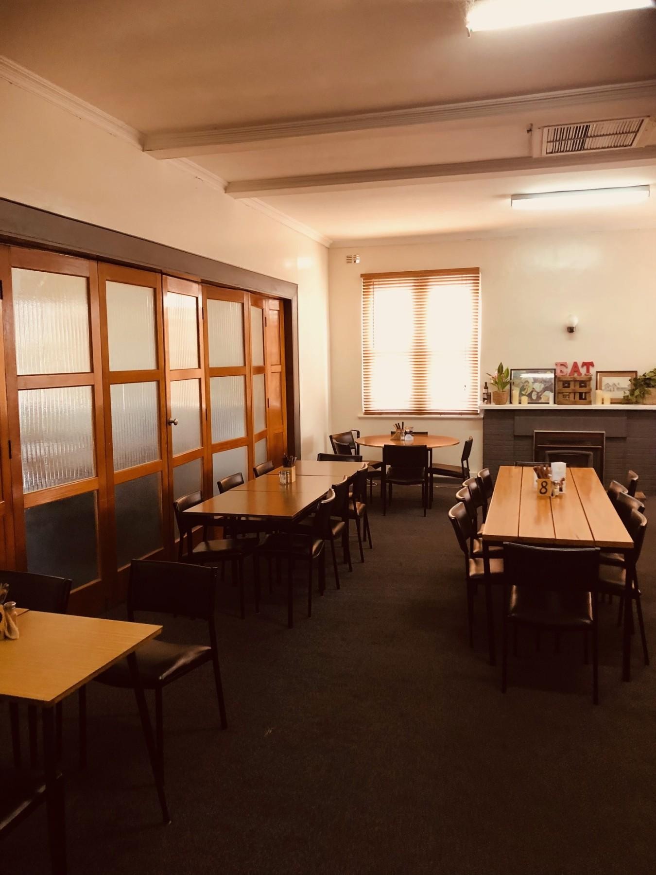Lake Wallace Hotel - 647924 3