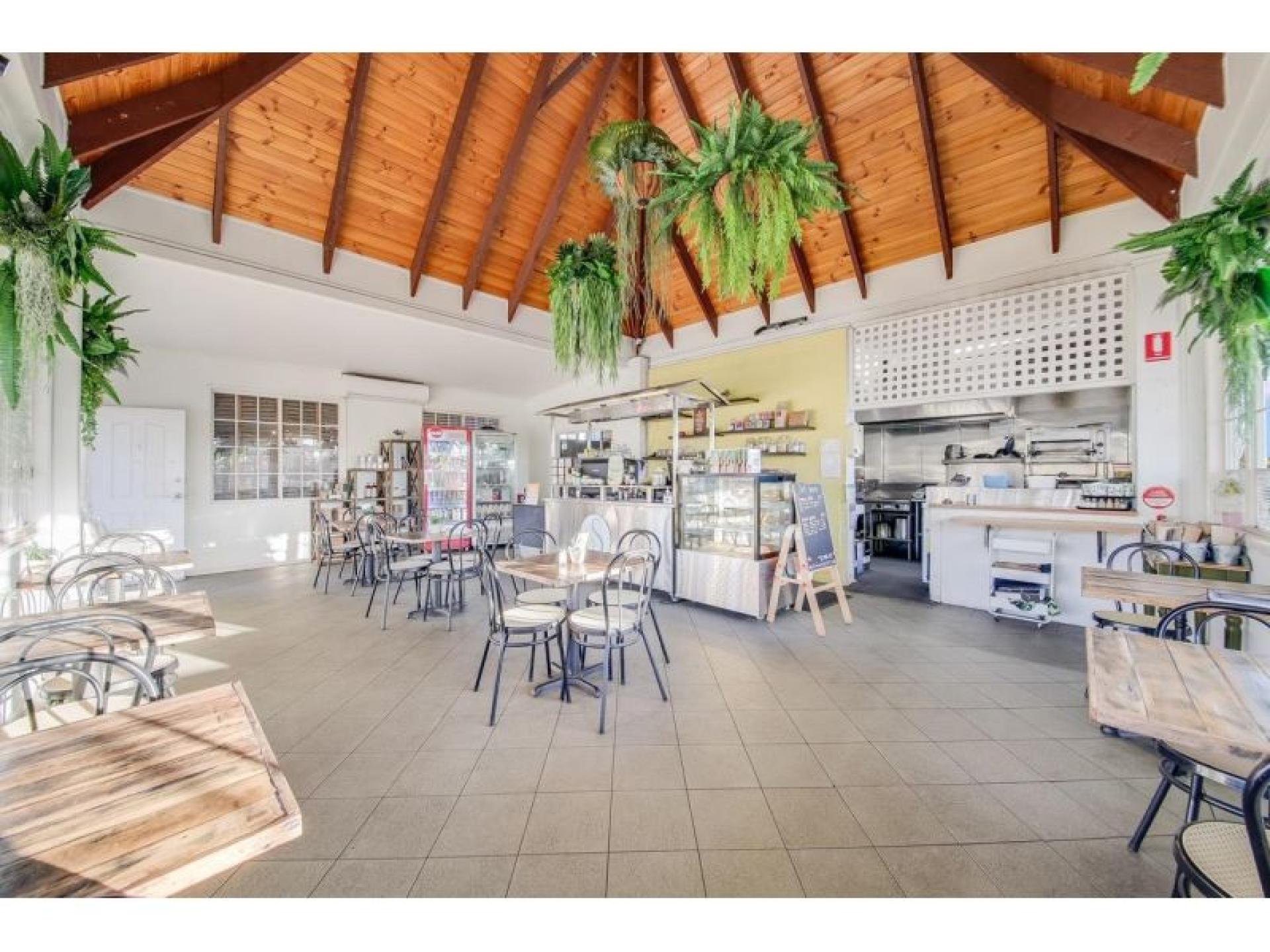 Under Offer - Unique 648310 2