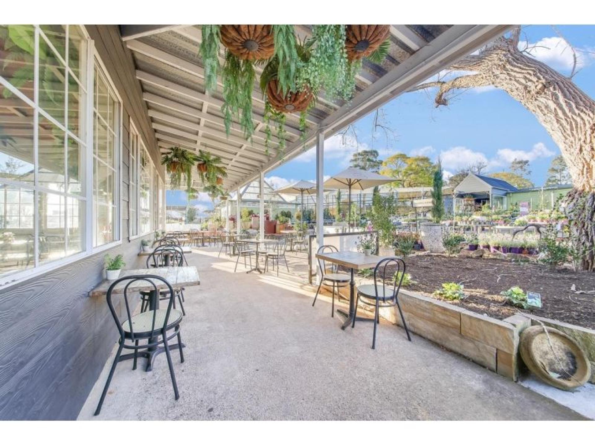 Under Offer - Unique 648310 3