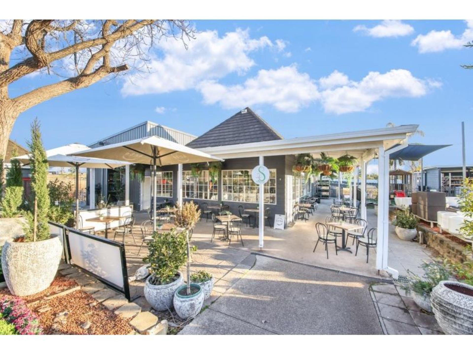 Under Offer - Unique 648310 1