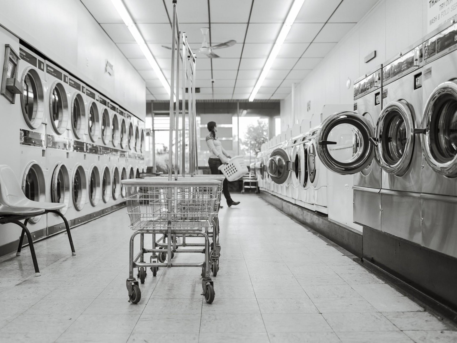 Sparkle Wash Coin Laundry 648439 2