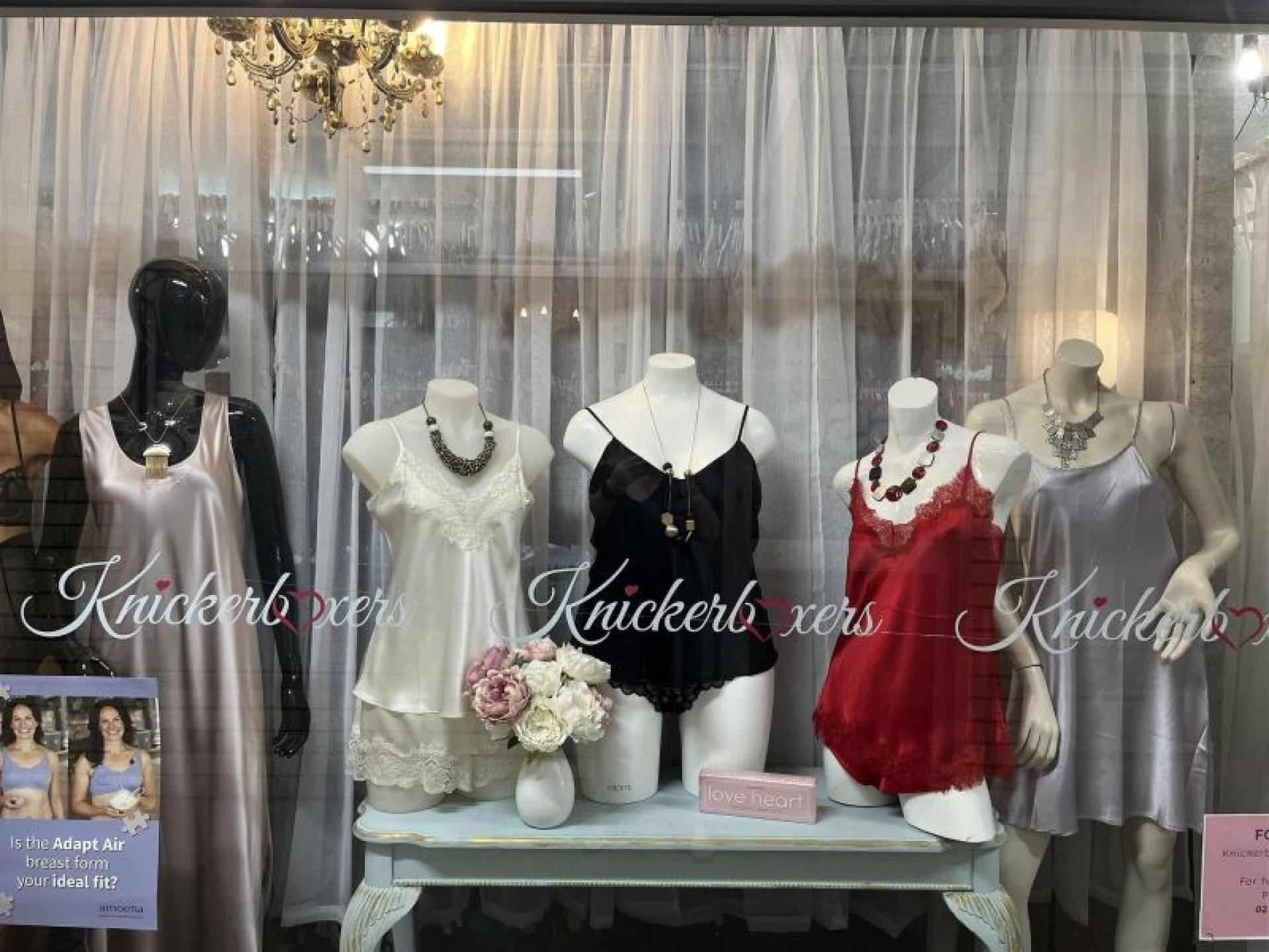 Sold - Knickerboxers Lingerie 649161 3