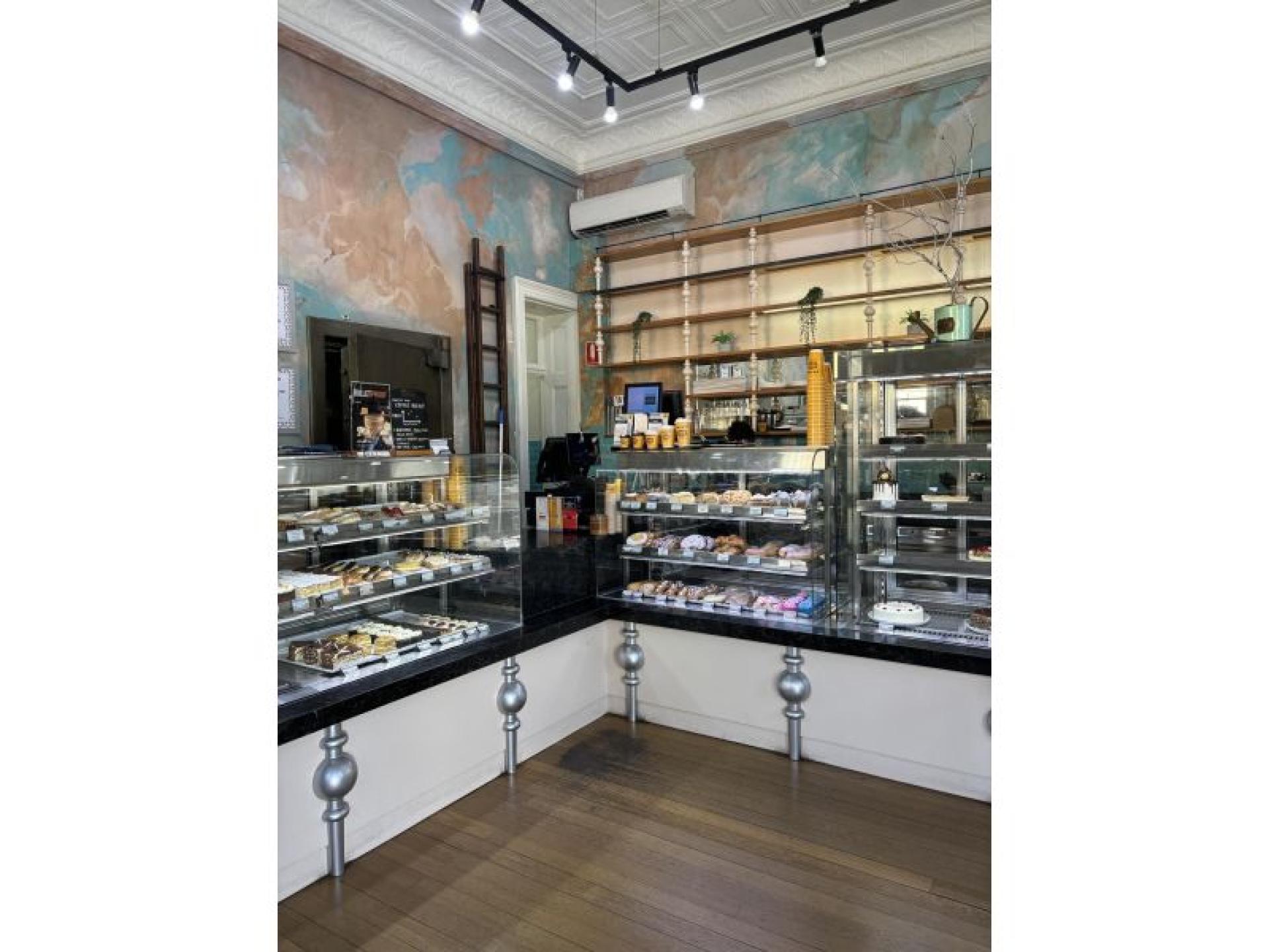 Popular Cafe/patisserie For Sale 649240 2