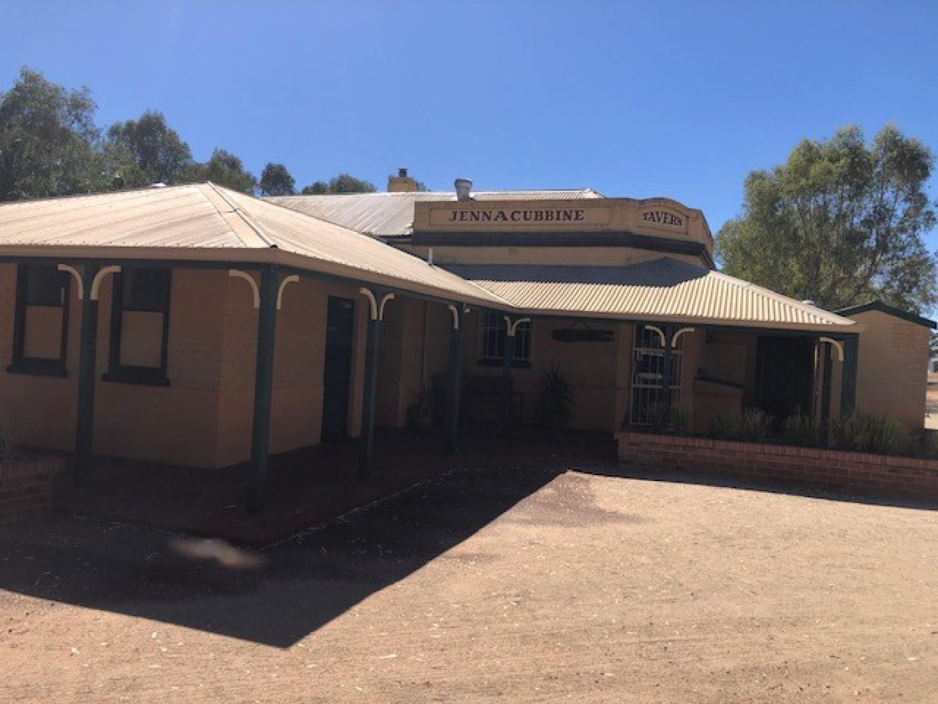 Tavern -freehold And Business 649664 2