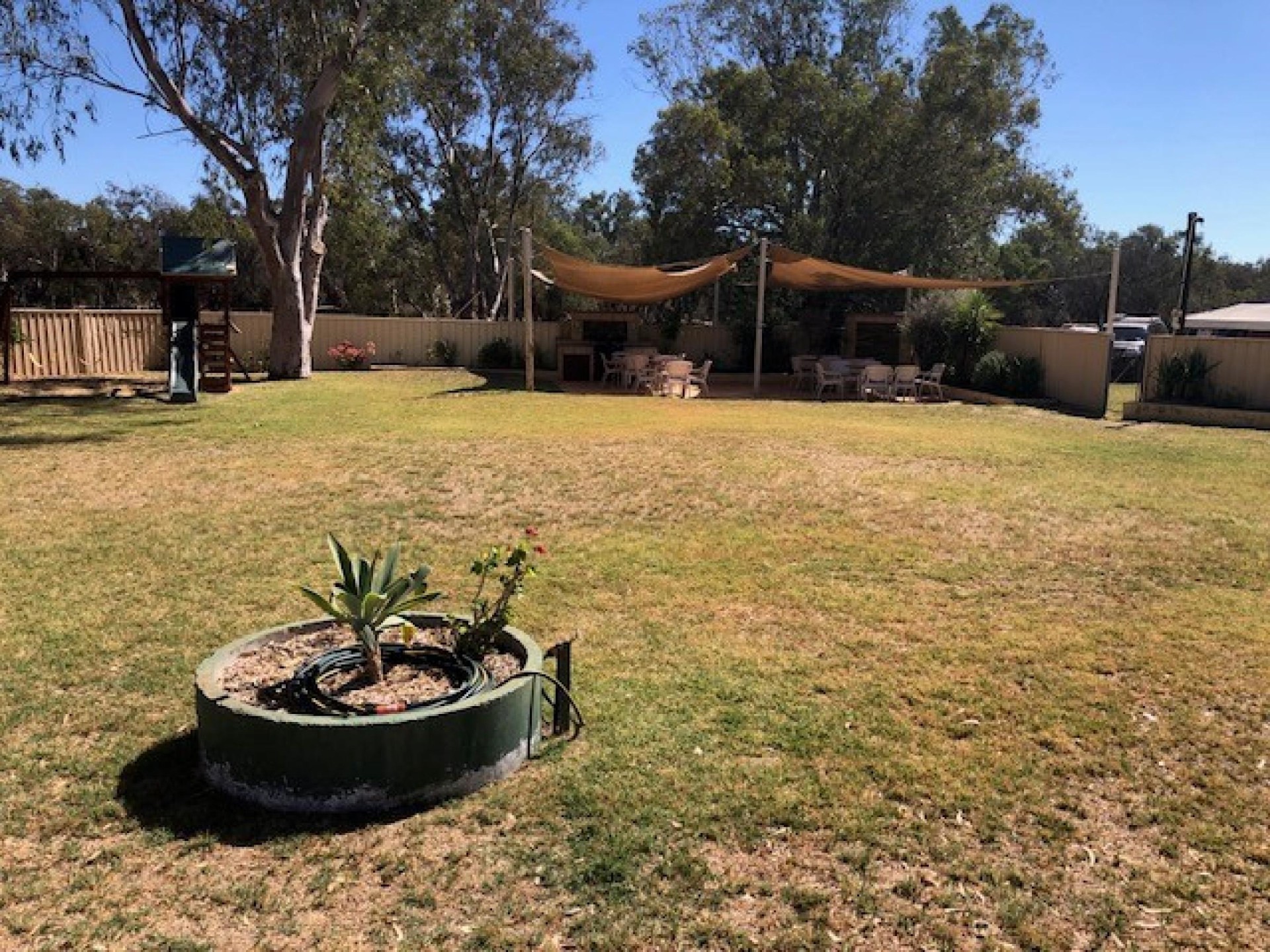 Tavern -freehold And Business 649664 3