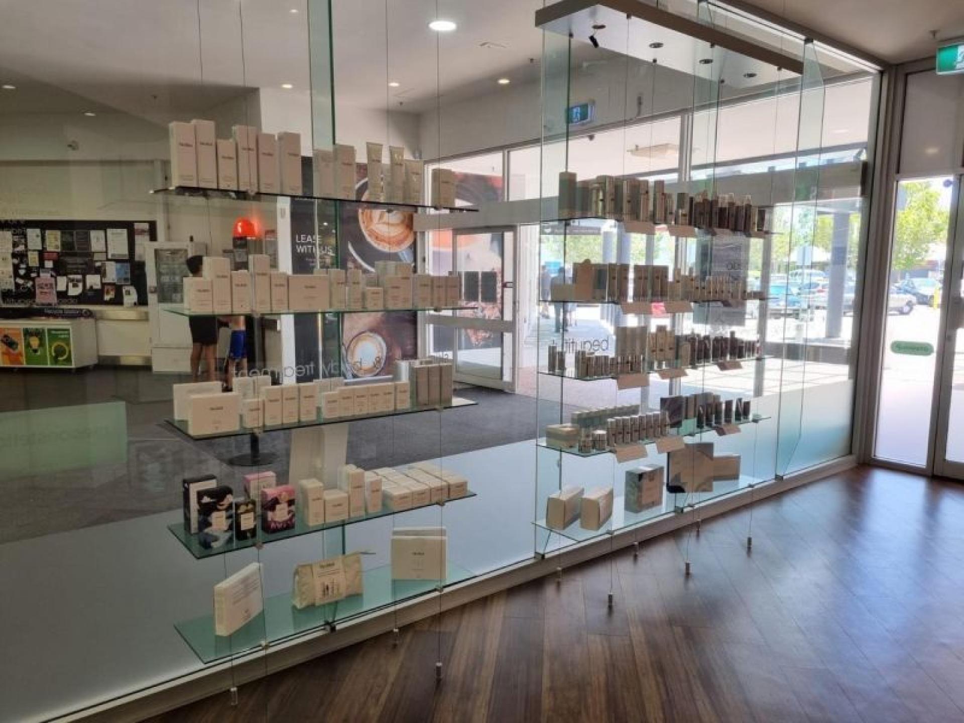 Sold - Leading Skin 650385 3