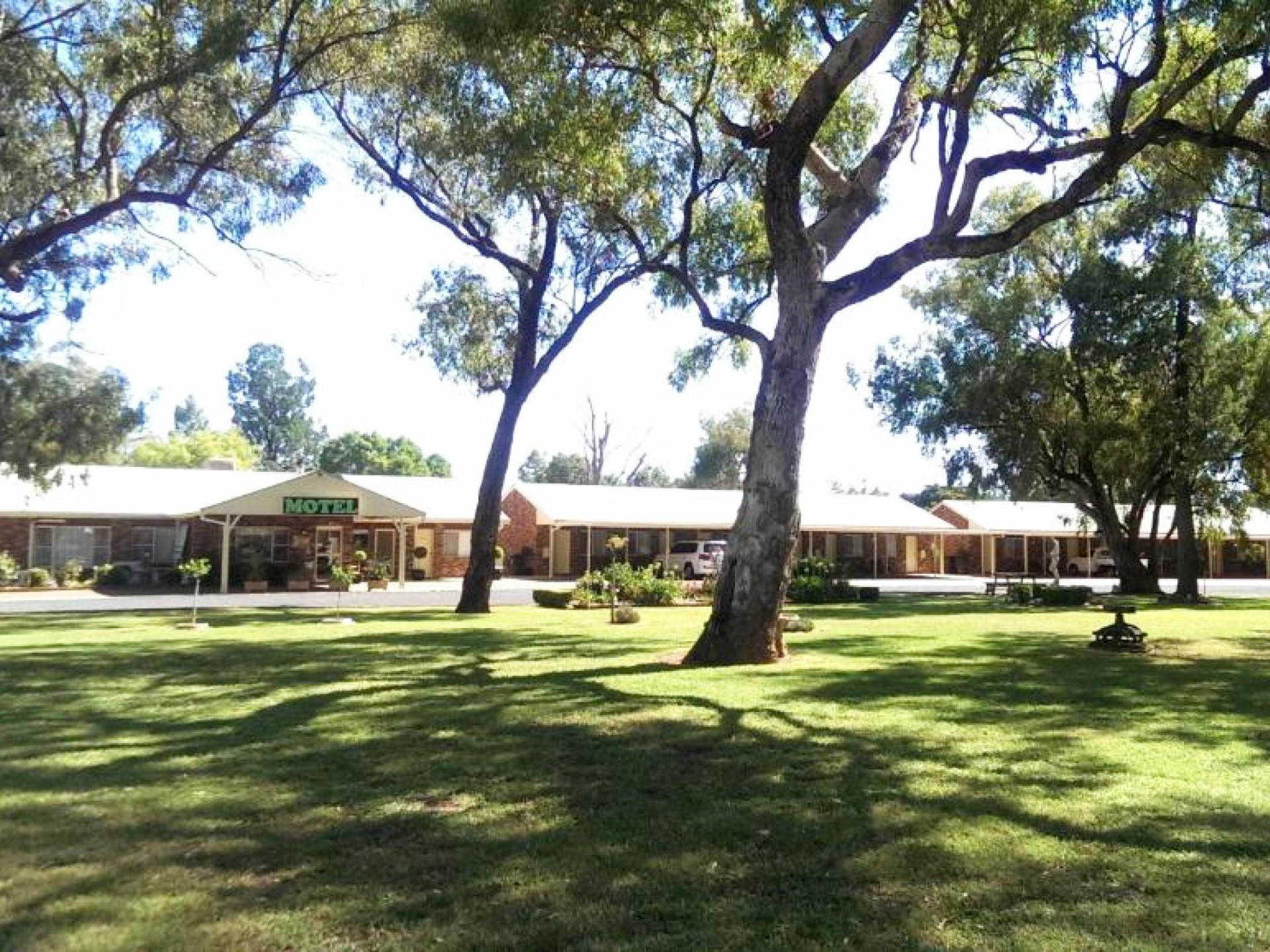 Central West Freehold Motel 650526 1