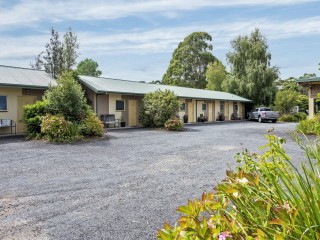 UNDER CONTRACT Adj Net Profit>$243K 13 Rooms Freehold Motel Strahan Tasmania 70% Occupancy