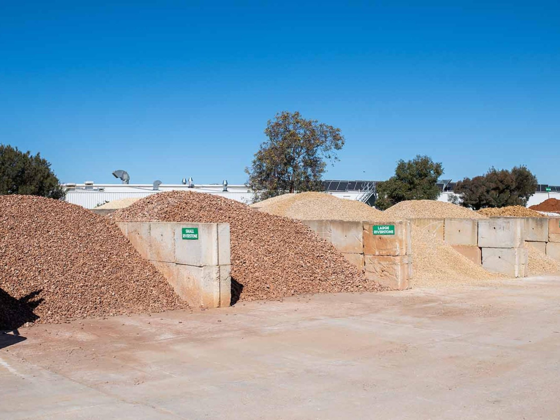 Thriving Gardening & Building 650594 2