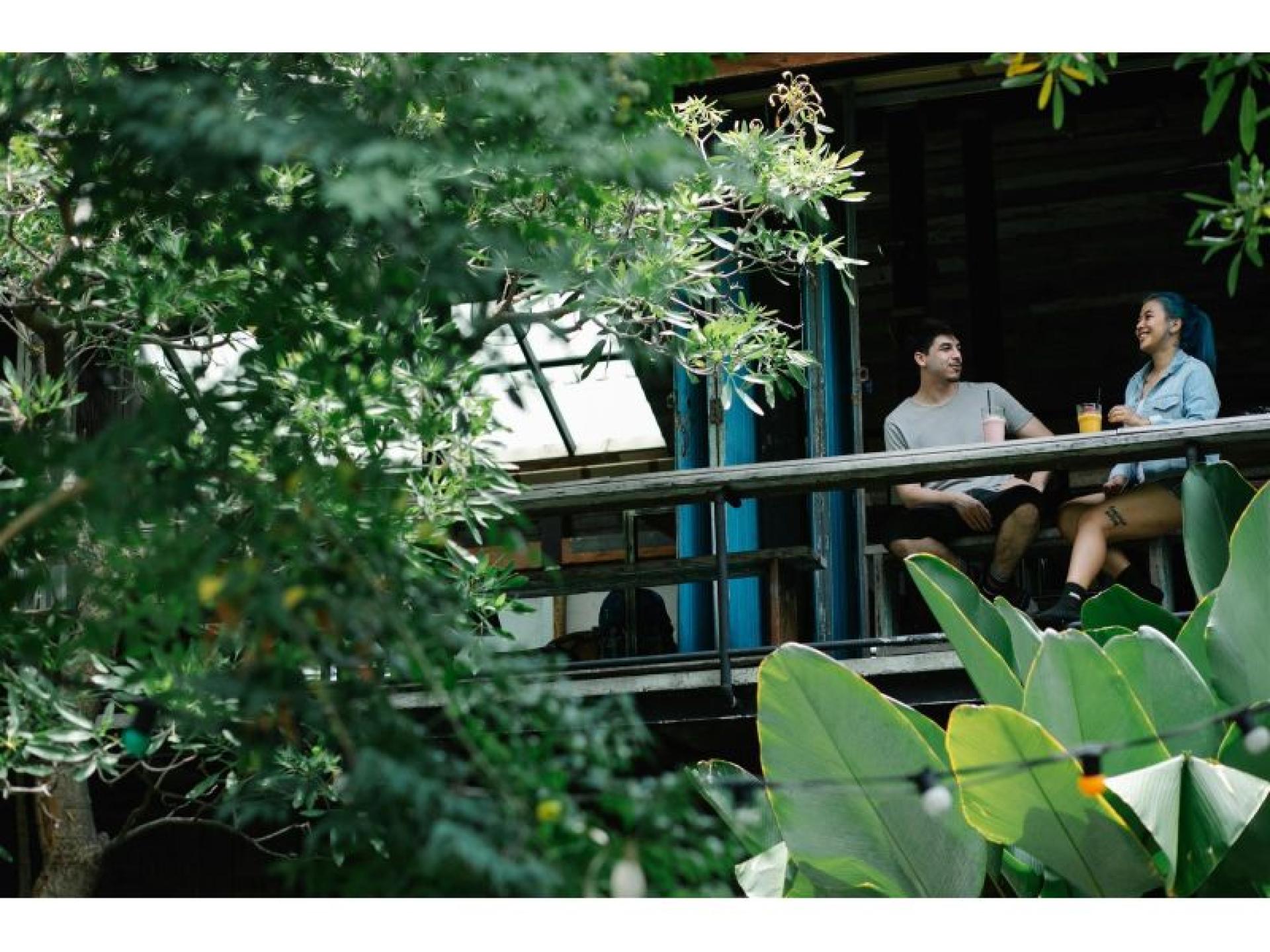 Licensed Cafe & Event 651572 2