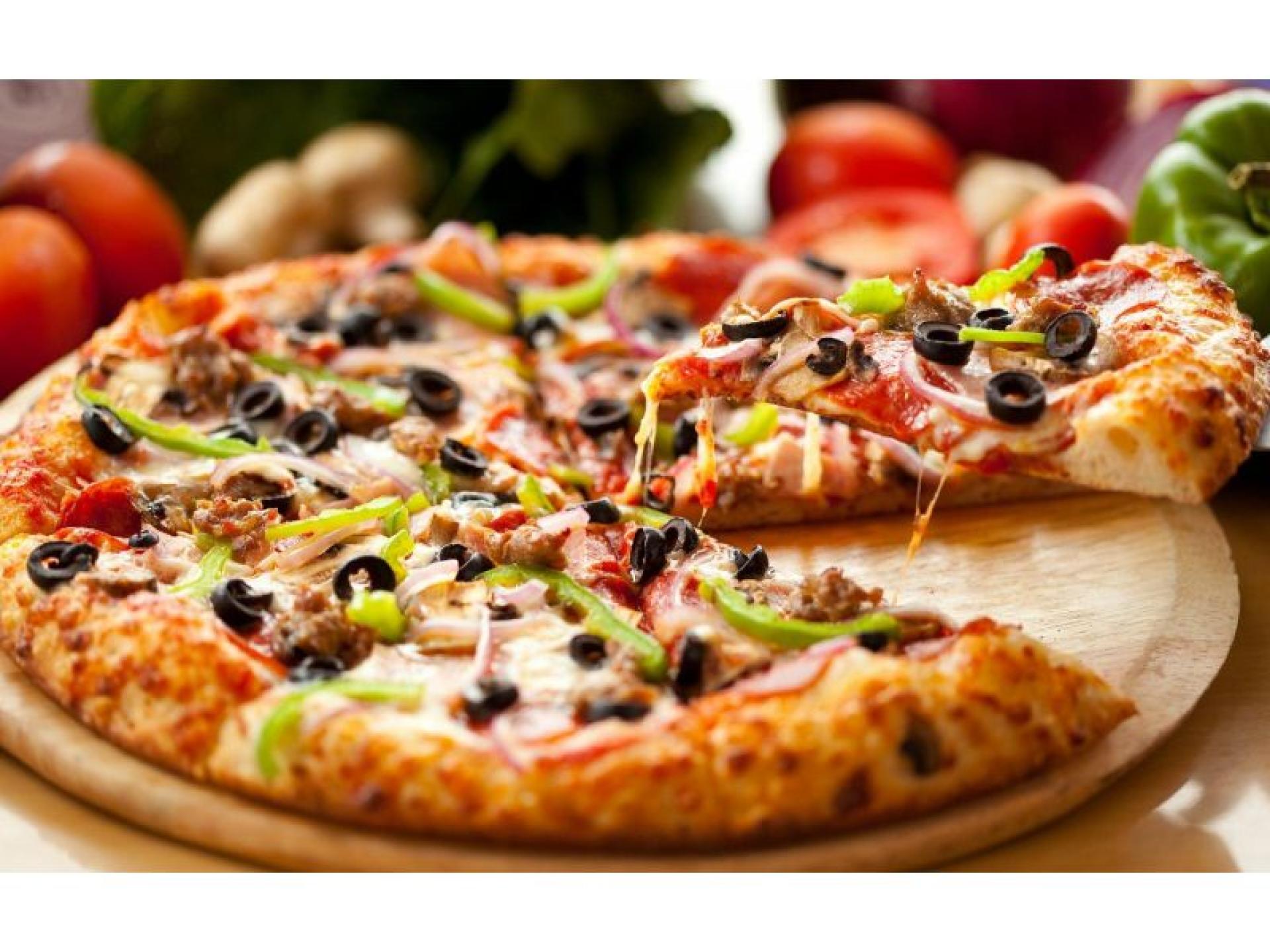 Well-established Local Pizza Shop 653275 1